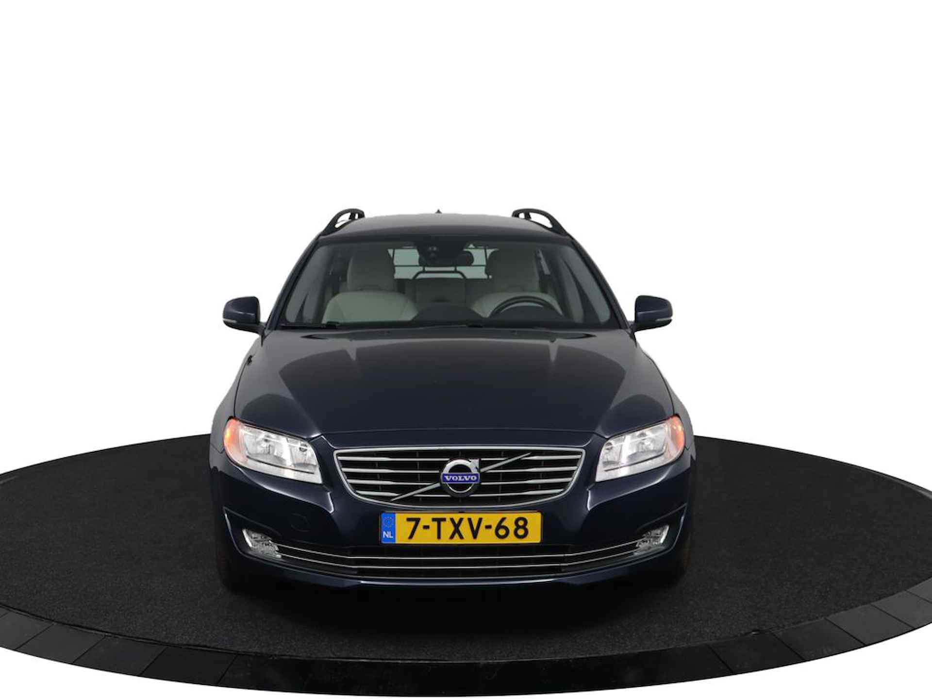 Volvo V70 2.0 T5 Nordic+ | Stoelverwarming | Lederen interieur | Parkeersensoren achter | - 16/50