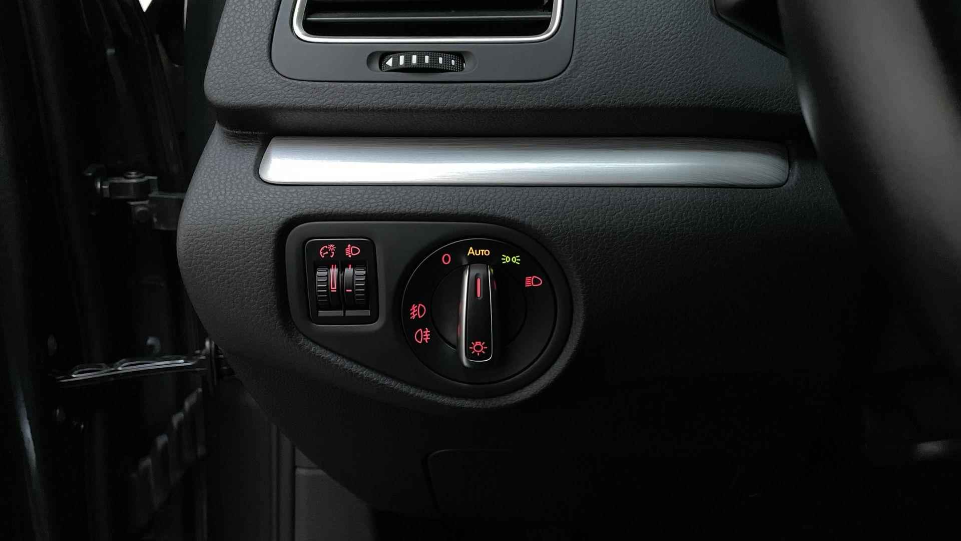 Volkswagen Sharan 1.4 TSI 150pk DSG 7p Exclusive Series Navigatie Parkeersensoren Stoelverwarming - 18/27