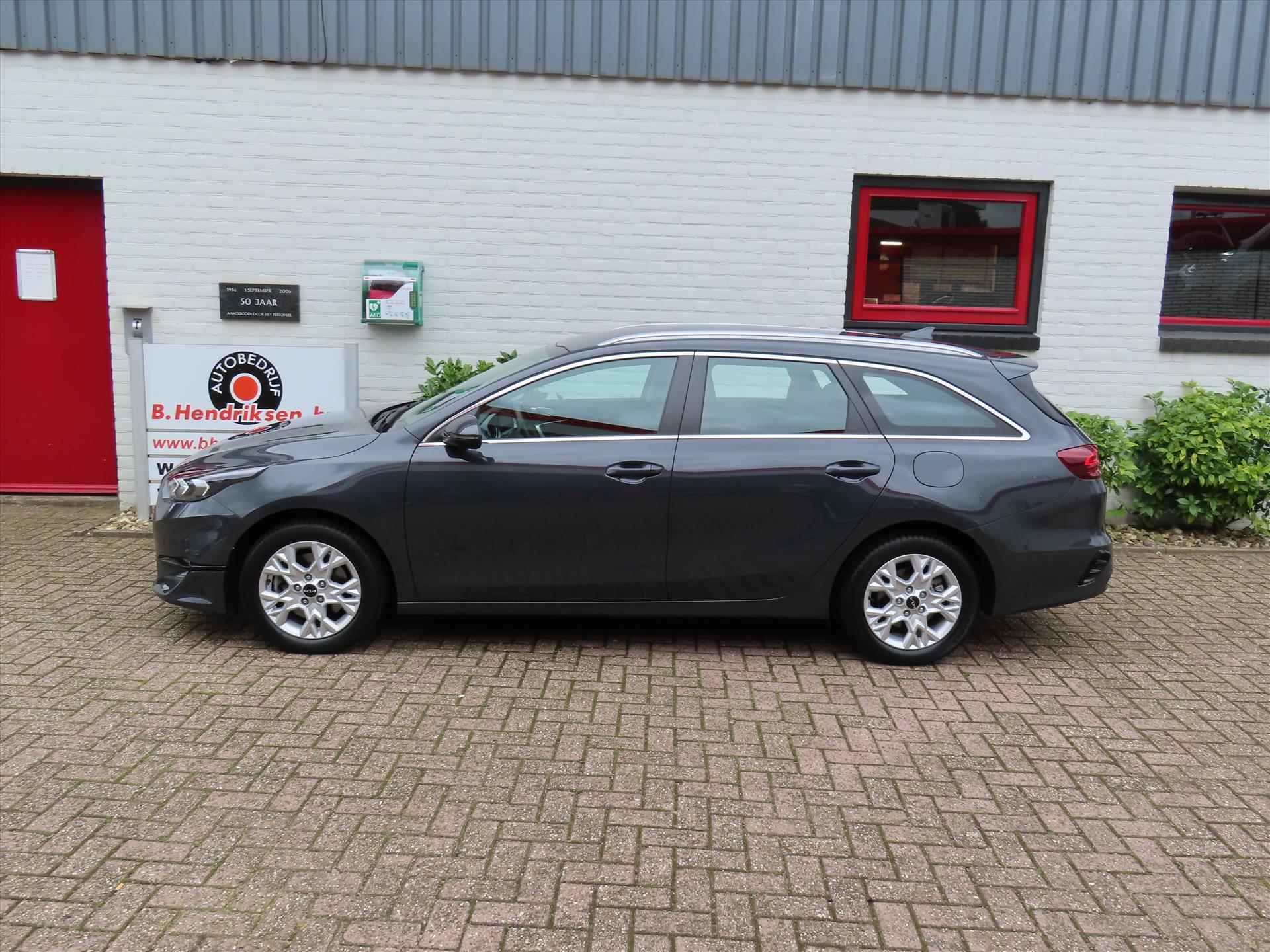 Kia Ceed Sw 1.0 T-GDi 120pk DynamicLine/ All season banden/ DAB/ Apple Carplay/ Navigatie/ Camera achter/ Led koplampen/ 1 Eigenaar/ Origineel NL/ NAP - 5/45