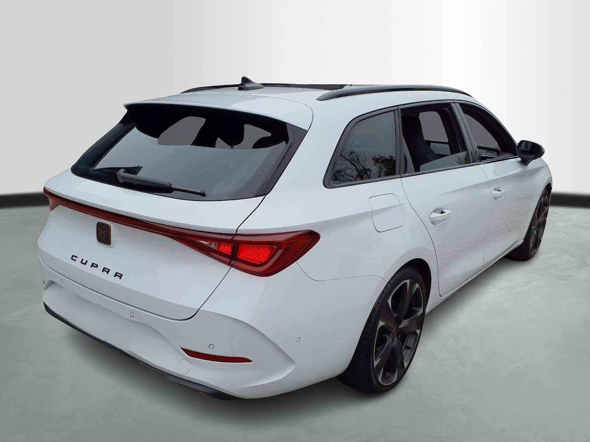 CUPRA Leon Sportstourer 1.4 TSI eHybrid 245pk PHEV VZ / Panoramadak / Memory / Navi / Camera - 2/8