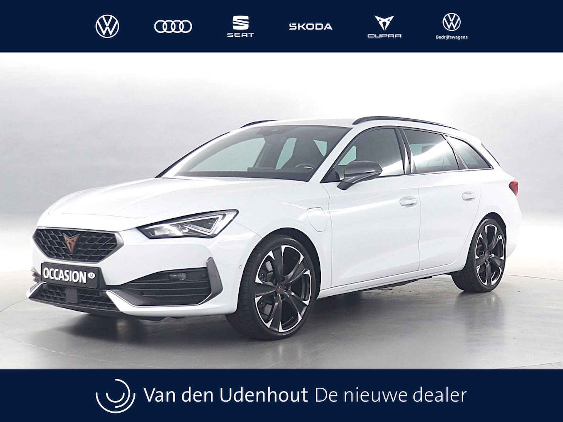 CUPRA Leon Sportstourer 1.4 TSI eHybrid 245pk PHEV VZ / Panoramadak / Memory / Navigatie / Camera - 1/40