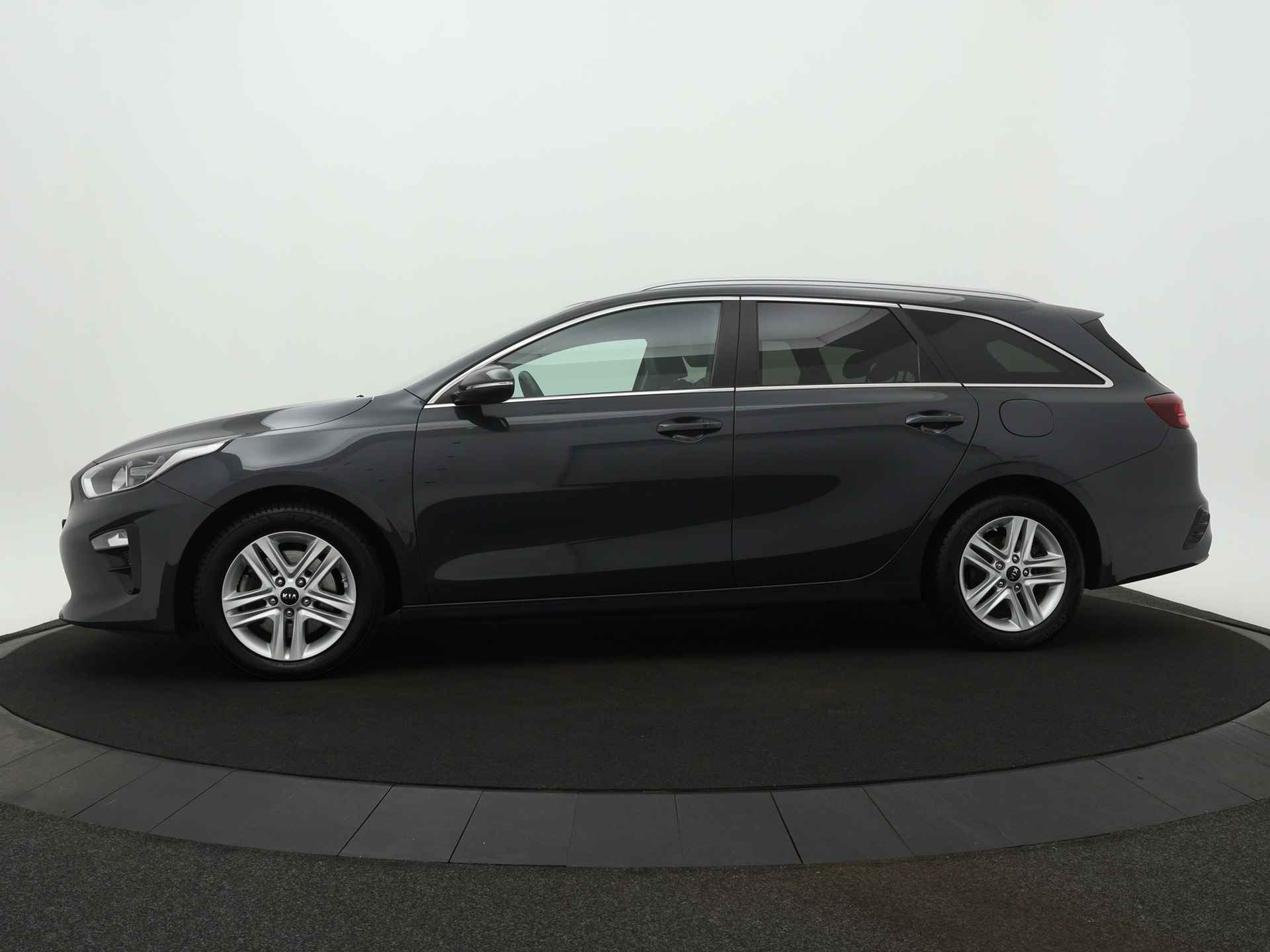 Kia Ceed Sportswagon 1.4 T-GDi DynamicPlusLine Automaat - Climate Control - Adaptive Cruise Control - Navigatie - Apple Carplay-/Android Auto - Fabrieksgarantie tot 10-2026 - 4/51