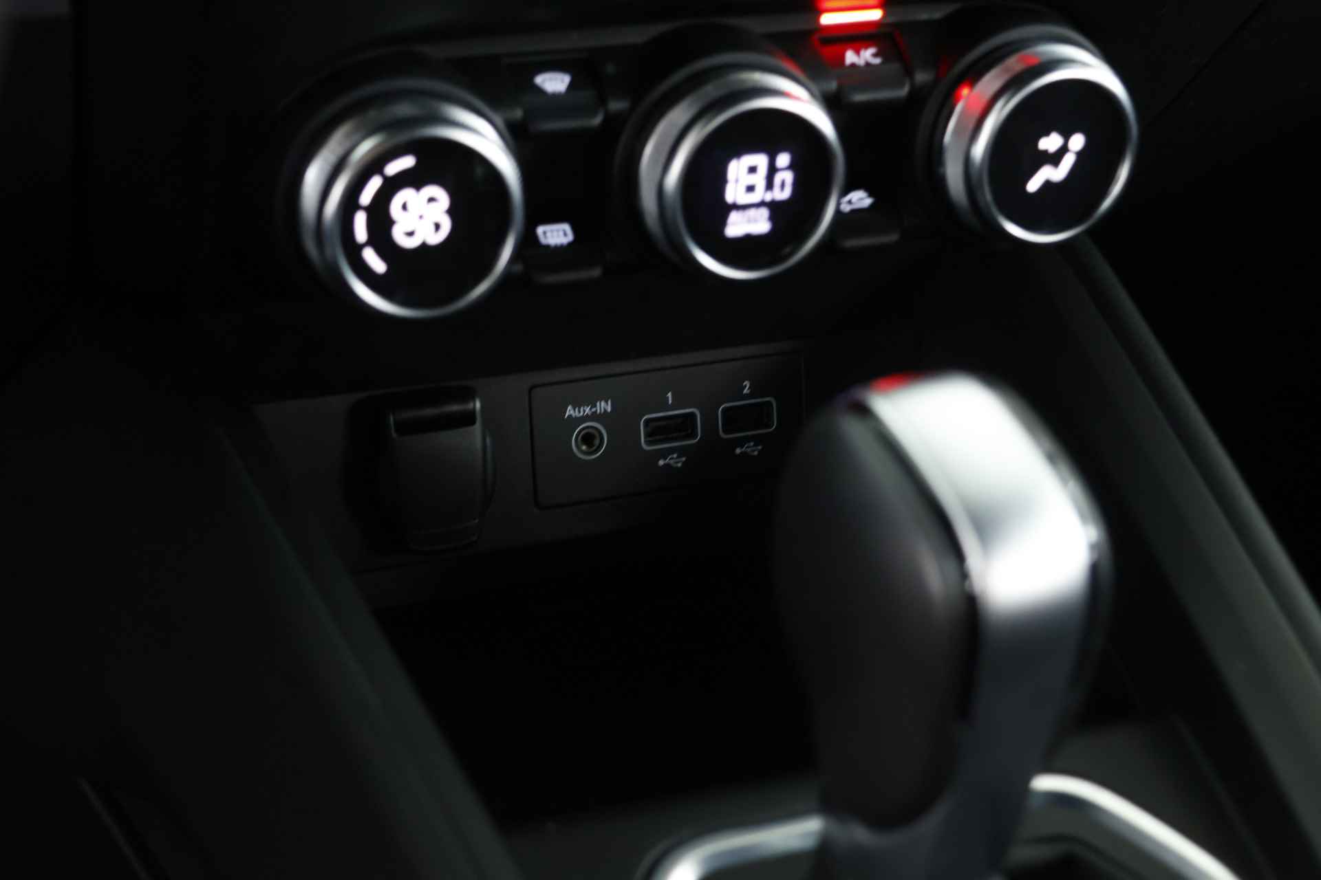 Renault Clio 1.3 TCe Intens / LED / Navi / Aut / CarPlay / Aut / Clima - 17/32