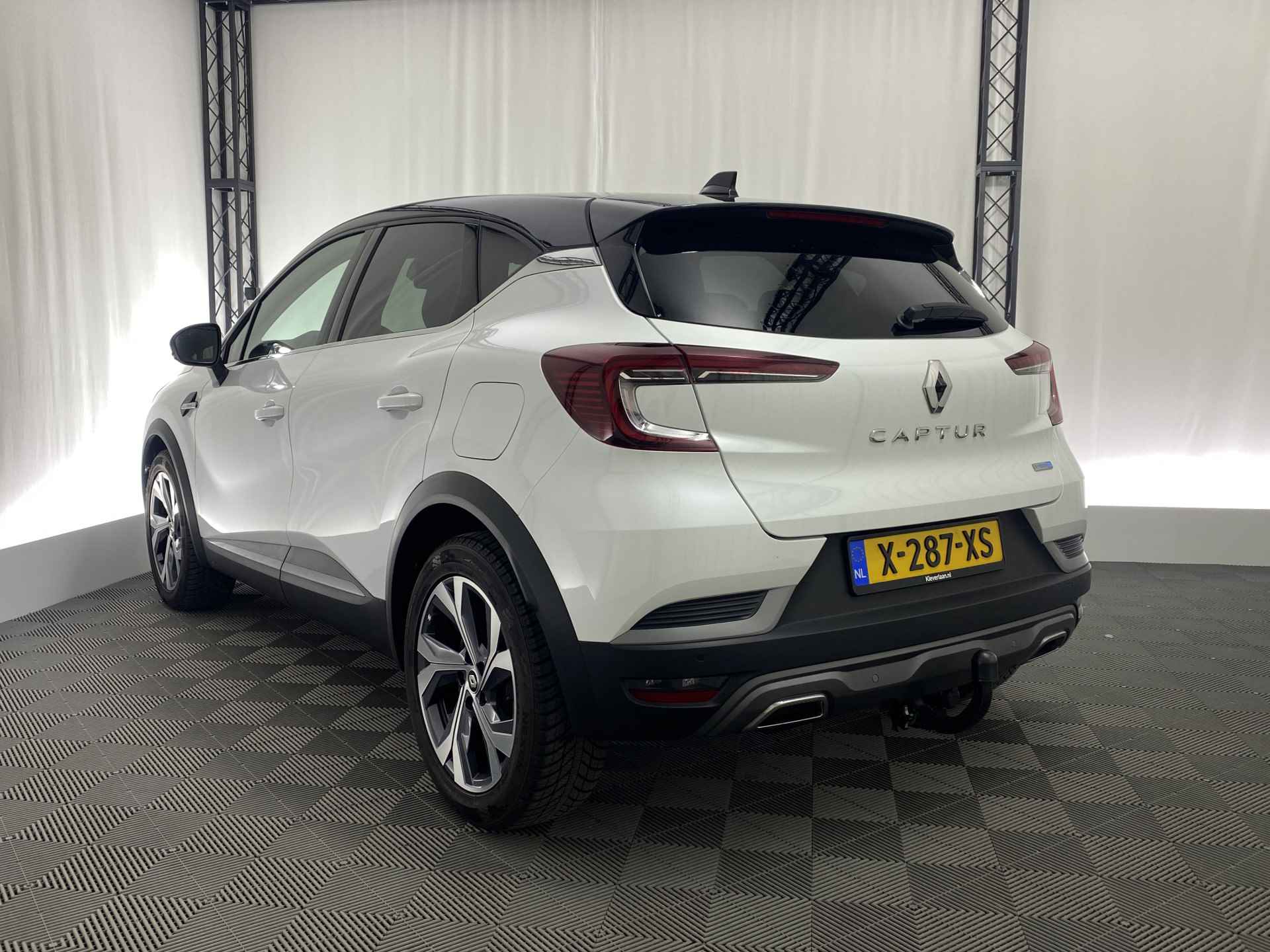 Renault Captur 1.6 E-Tech Plug-in Hybrid 160 Pk R.S. Line Automaat | Apple Carplay | Navi | Cruise | Climate Control | - 8/38