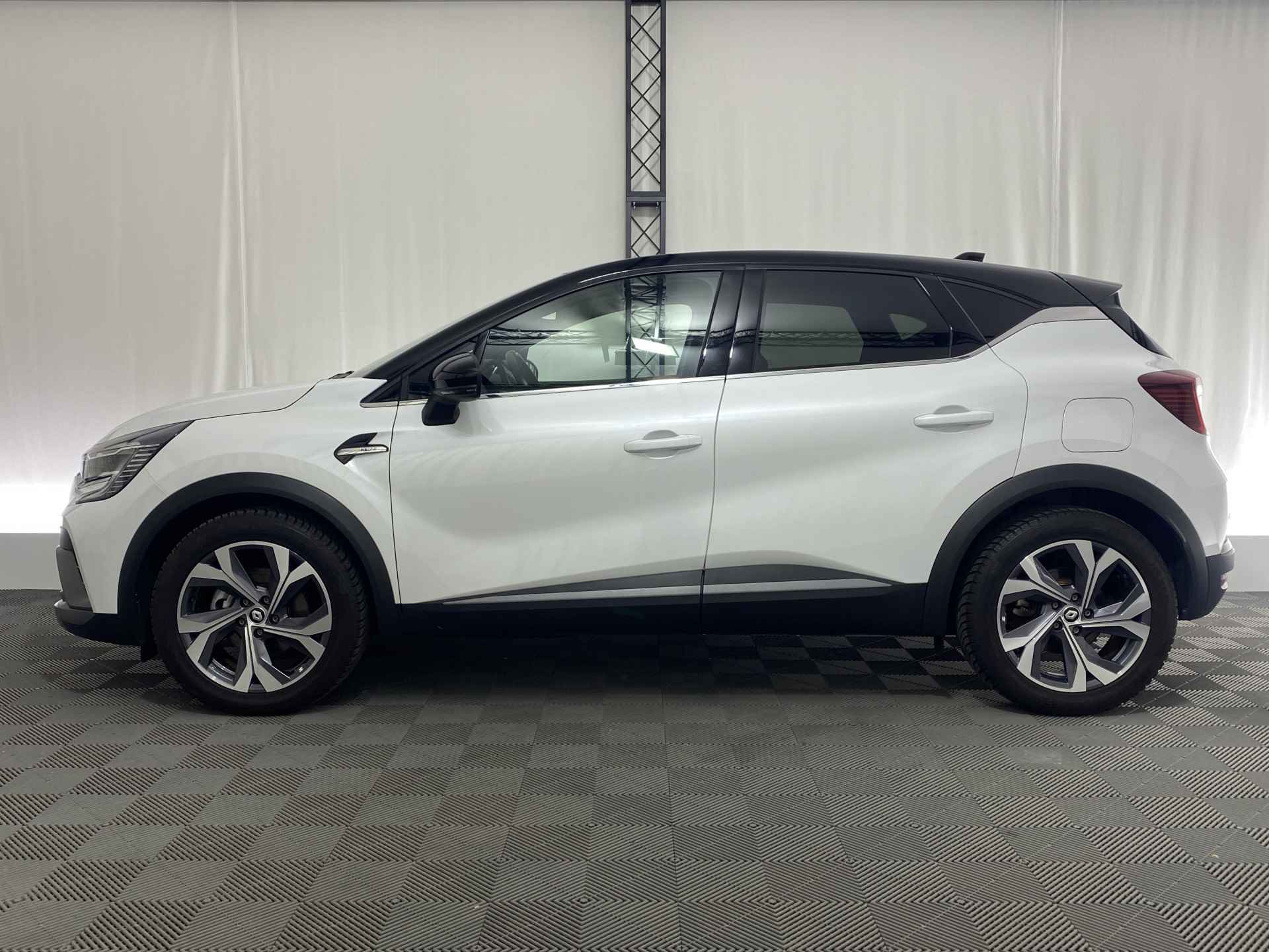 Renault Captur 1.6 E-Tech Plug-in Hybrid 160 Pk R.S. Line Automaat | Apple Carplay | Navi | Cruise | Climate Control | - 9/38