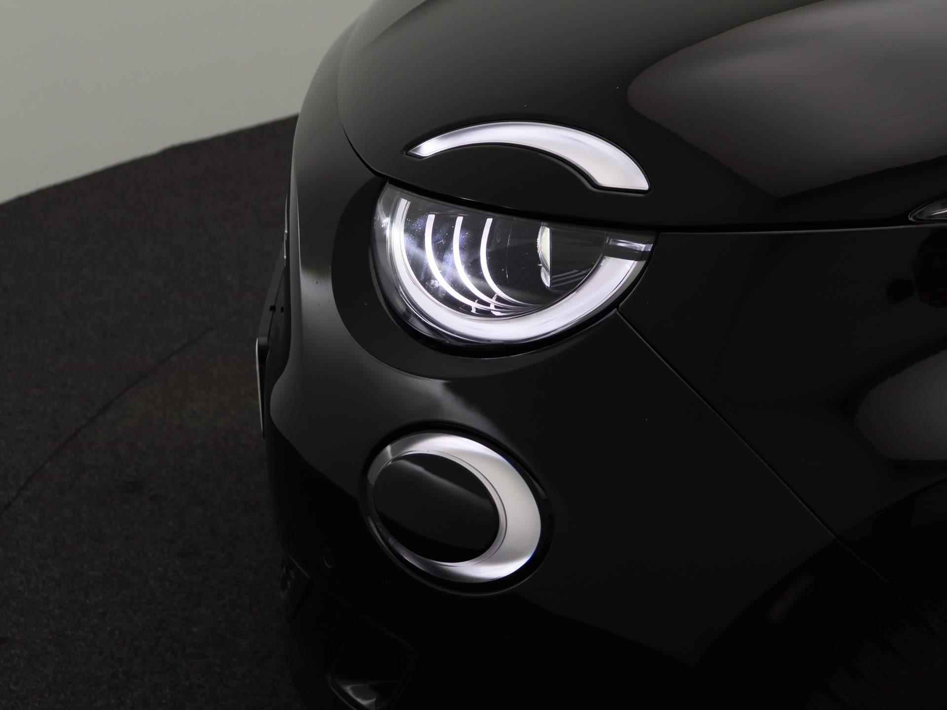 Fiat 500 Icon 42 kWh | Navigatie | Apple carplay/Android auto | Stoelverwarming | Achteruitrijcamera | €2000,- SEPP Subsidie! - 15/37