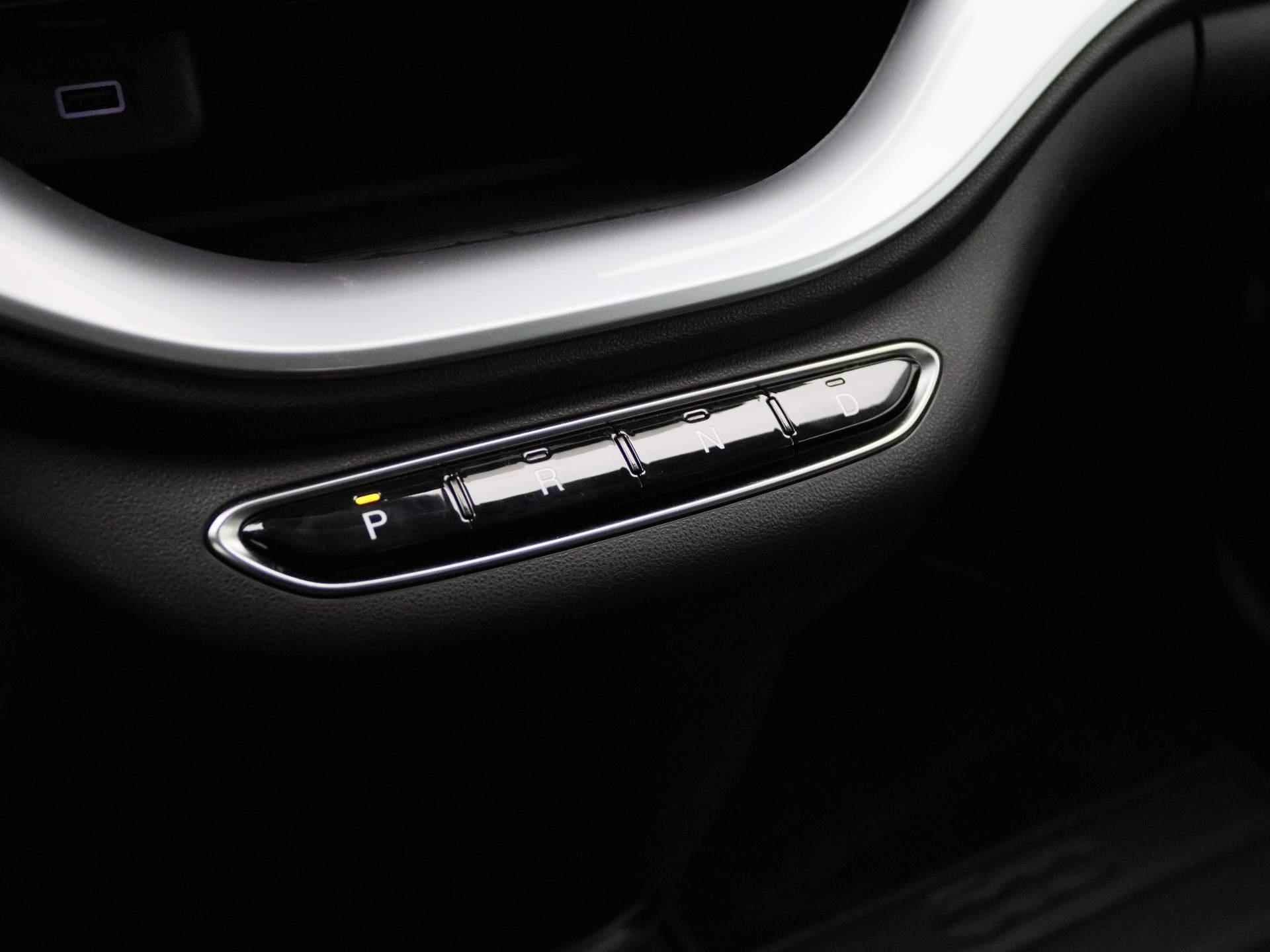 Fiat 500 Icon 42 kWh | Navigatie | Apple carplay/Android auto | Stoelverwarming | Achteruitrijcamera | €2000,- SEPP Subsidie! - 18/37