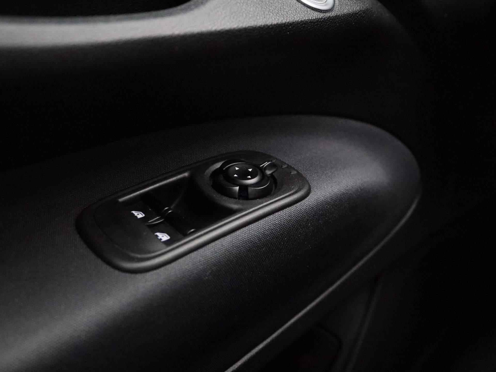 Fiat 500 Icon 42 kWh | Navigatie | Apple carplay/Android auto | Stoelverwarming | Achteruitrijcamera | €2000,- SEPP Subsidie! - 22/37