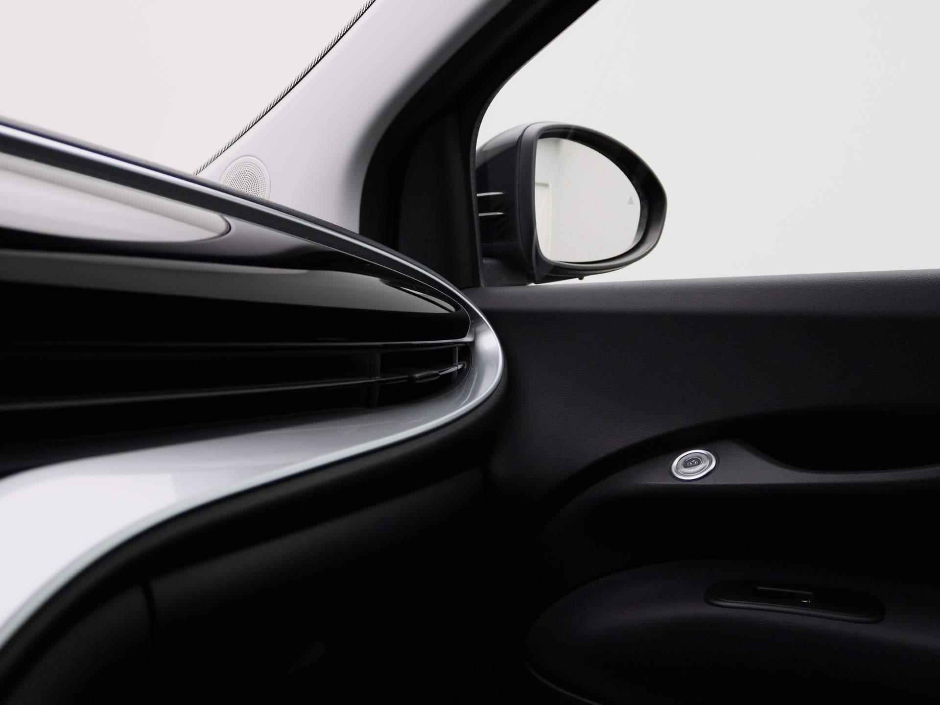 Fiat 500 Icon 42 kWh | Navigatie | Apple carplay/Android auto | Stoelverwarming | Achteruitrijcamera | €2000,- SEPP Subsidie! - 24/37