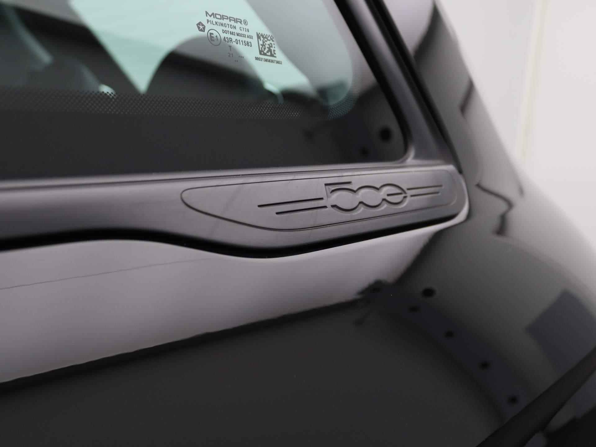 Fiat 500 Icon 42 kWh | Navigatie | Apple carplay/Android auto | Stoelverwarming | Achteruitrijcamera | €2000,- SEPP Subsidie! - 29/37