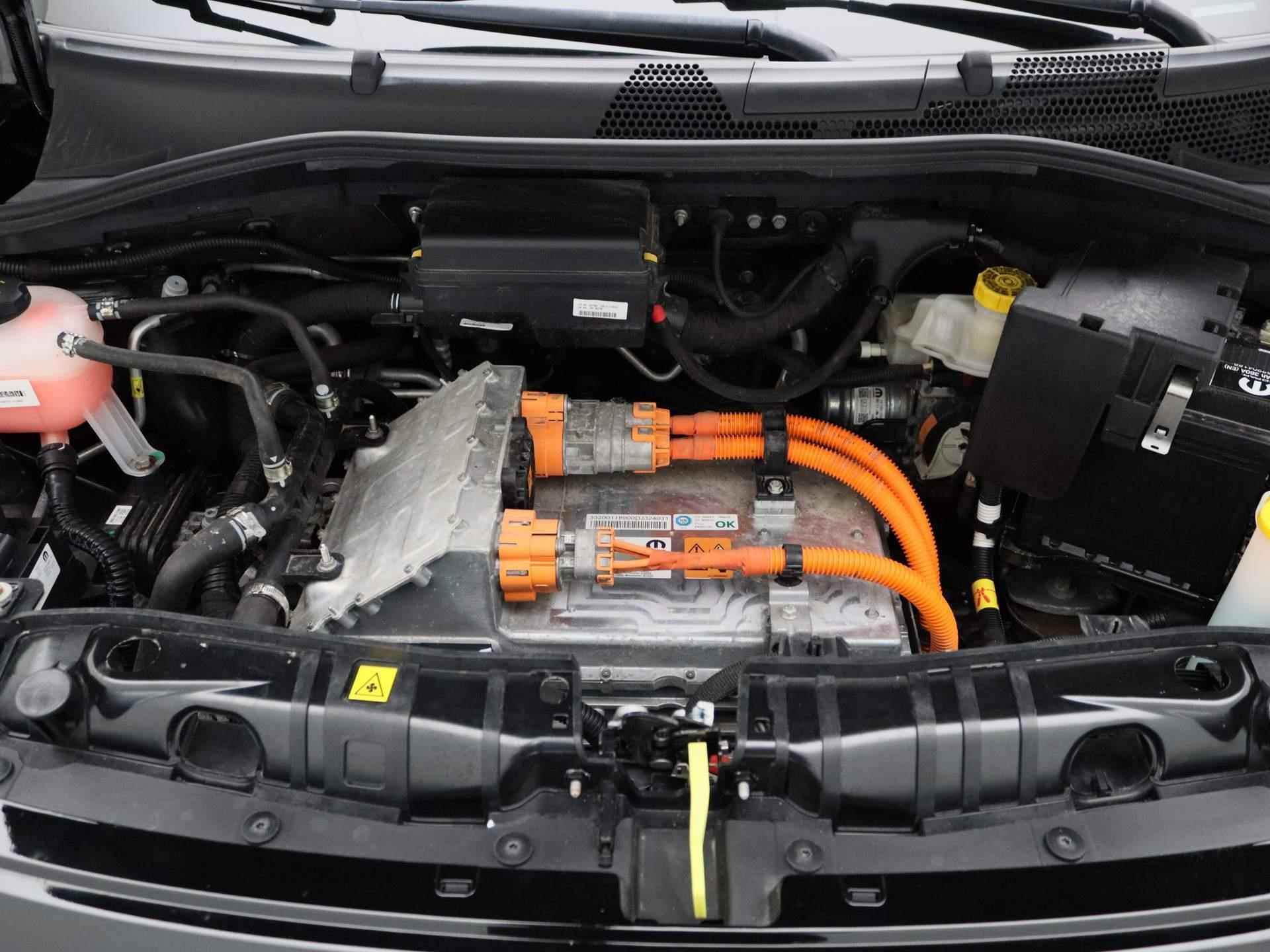 Fiat 500 Icon 42 kWh | Navigatie | Apple carplay/Android auto | Stoelverwarming | Achteruitrijcamera | €2000,- SEPP Subsidie! - 33/37