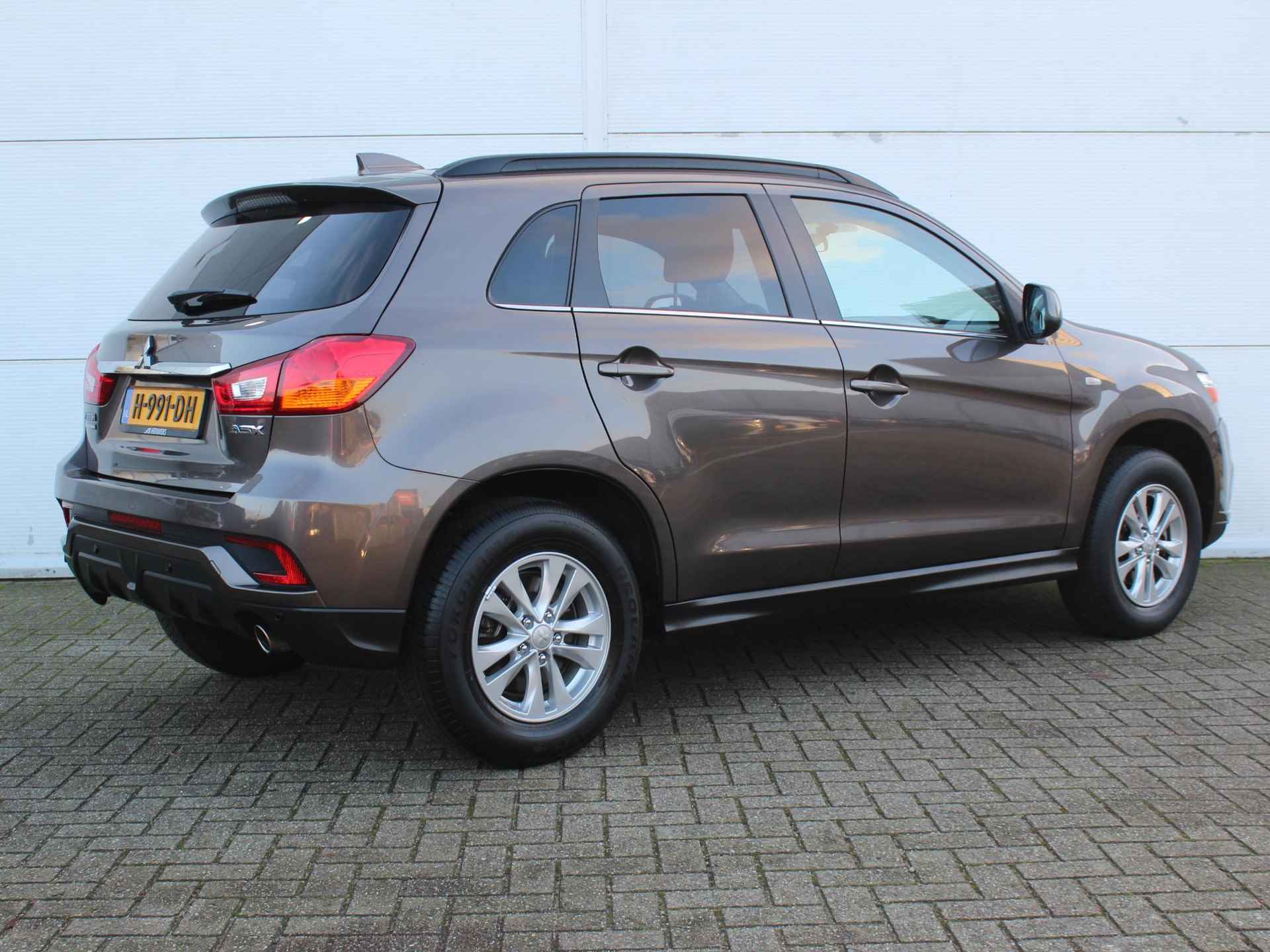 Mitsubishi ASX 1.6 Cleartec Life / Climate Control / Cruise Control / Parkeersensoren Achter / 16" Lichtmetalen Velgen / Radio-/CD-Speler / - 3/33