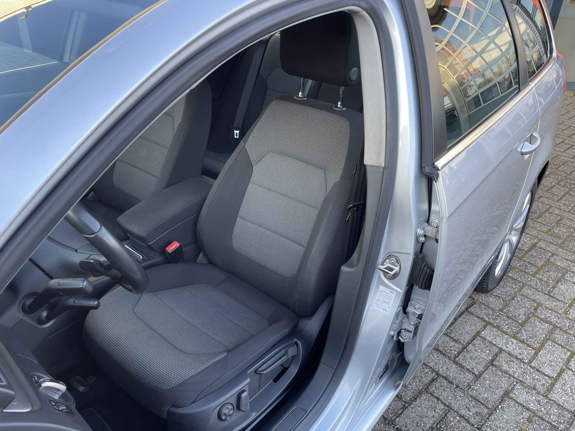 Volkswagen Passat Variant 1.4 TSI Comfortline Executive Edition BlueMotion DSG NL-Auto / Trekhaak wegklapbaar / Winterbandenset / Navi / Camera / - 12/26