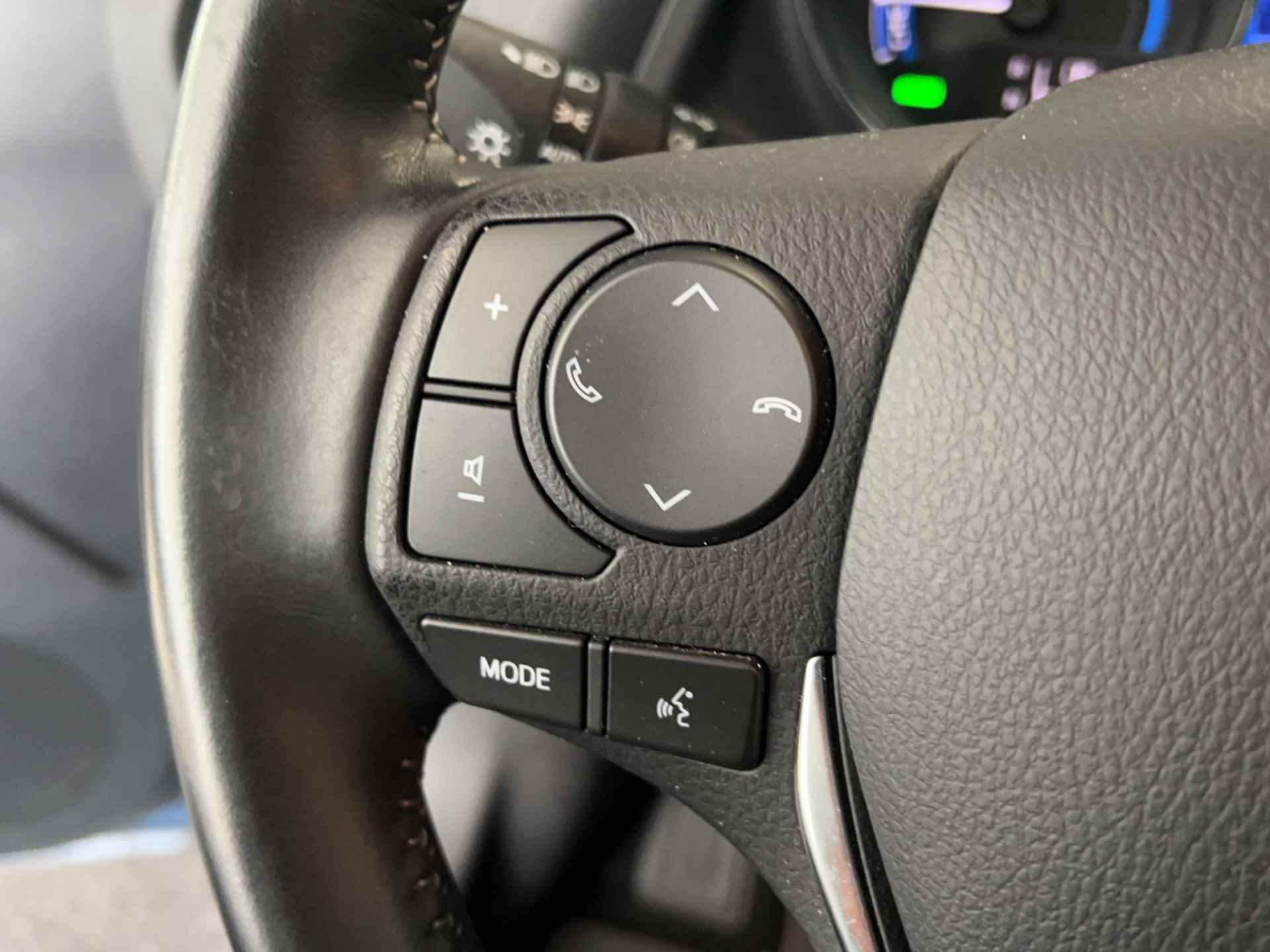 Toyota Auris 1.8 Hybrid Dynamic | navi | camera | cruise | NL auto! - 22/29