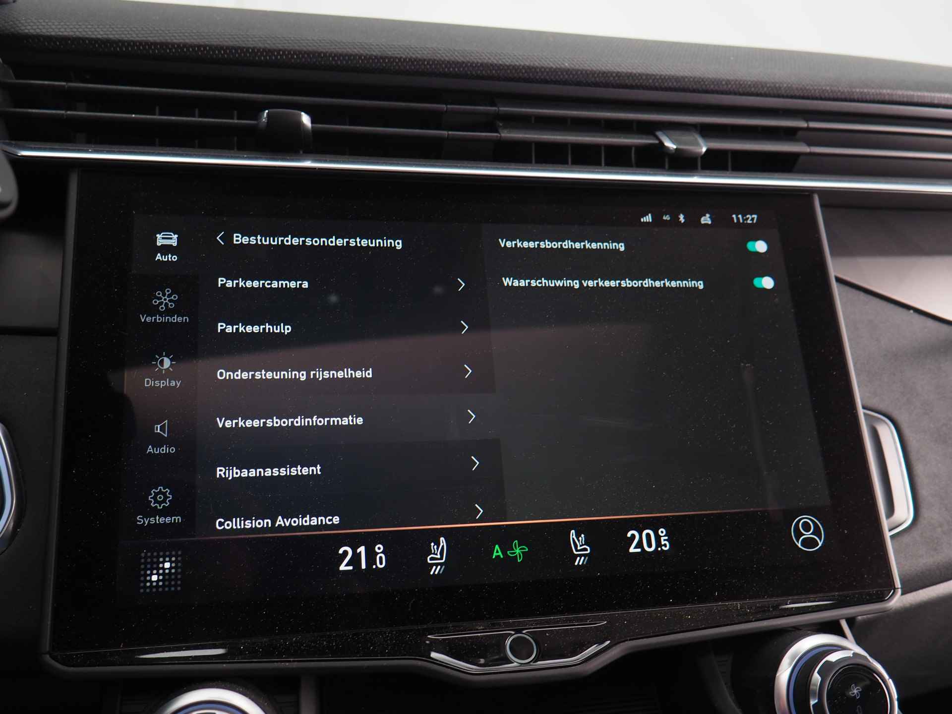 Lynk & Co 01 1.5 | 6.6 kWh laden | 360° Camera | Botsherkenning | Panoramadak | Pilot Assist | Achteruitrijcamera | Apple CarPlay/ Android Auto | Parkeersensoren voor- en achter | Memory Bestuurdersstoel | Na - 41/48