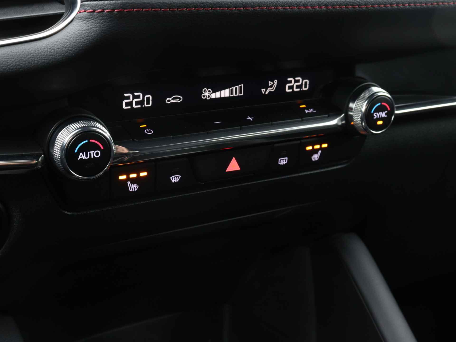 Mazda 3 2.0 e-SkyActiv-G M Hybrid 150 Homura | Stoelverwarming | Parkeersensoren | Camera | - 12/44