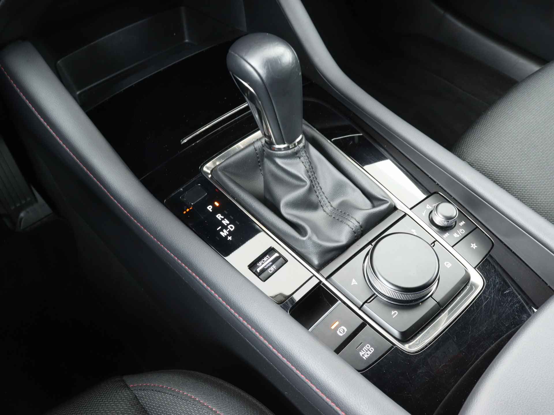 Mazda 3 2.0 e-SkyActiv-G M Hybrid 150 Homura | Stoelverwarming | Parkeersensoren | Camera | - 13/44