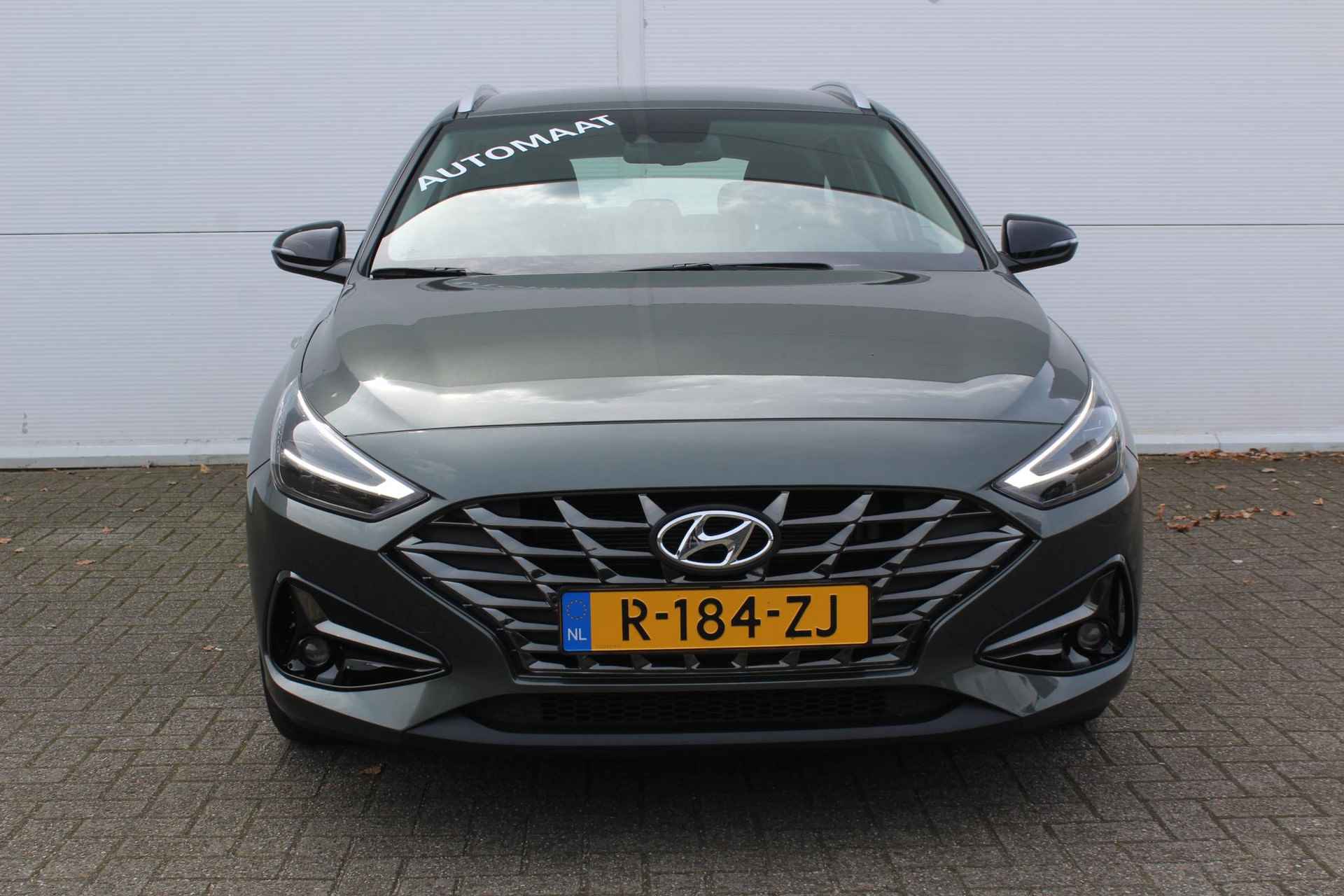 Hyundai i30 Wagon 1.0 T-GDi MHEV Comfort Smart AUTOMAAT / Navigatie + Apple Carplay/Android Auto / Cruise Control / Achteruitrijcamera / Climate Control / Keyless Entry & Start / - 41/43