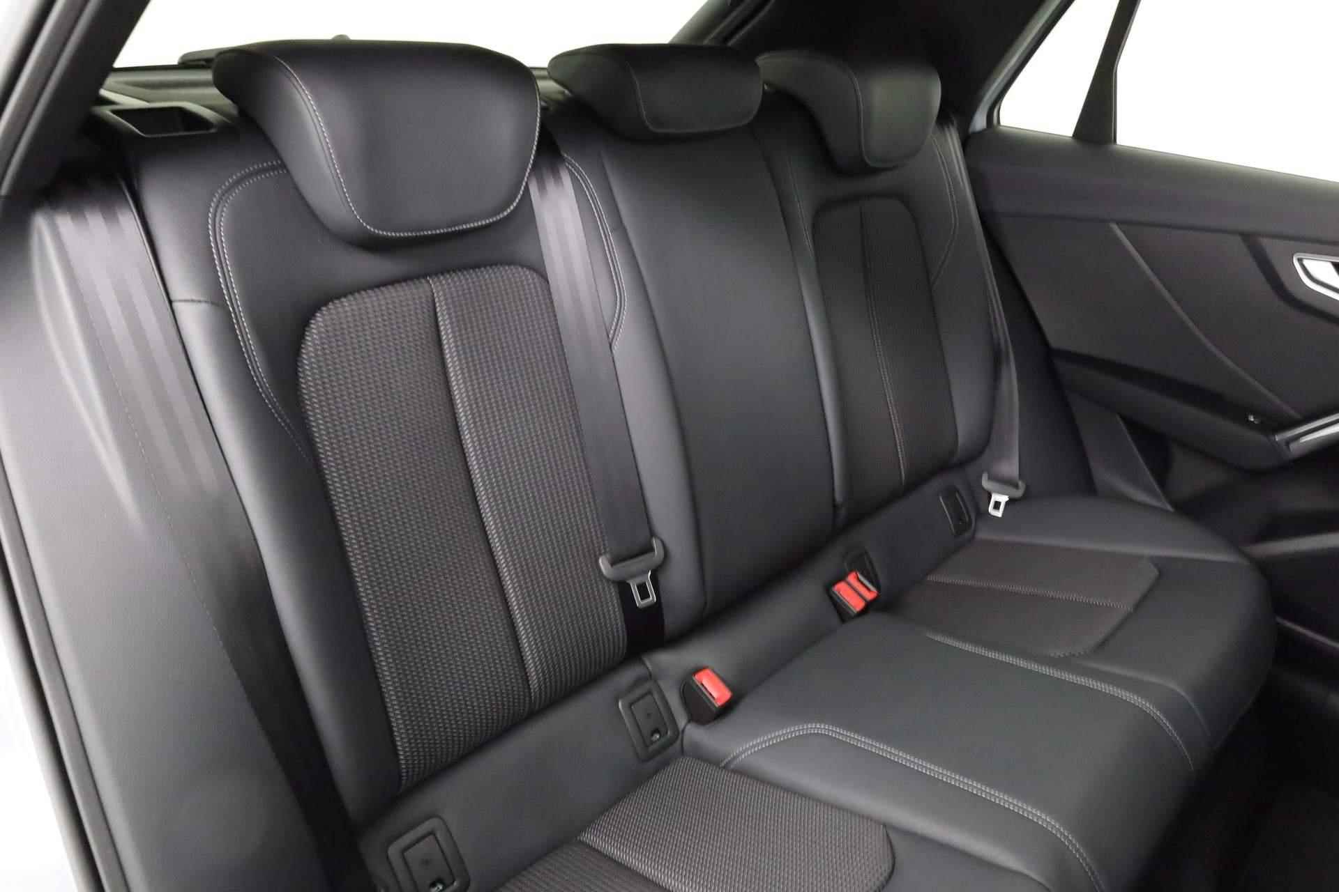 Audi Q2 S Edition 35 TFSI 150 pk | Glazen panoramadak | Assistentiepakket Parking | Comfortsleutel | - 39/41