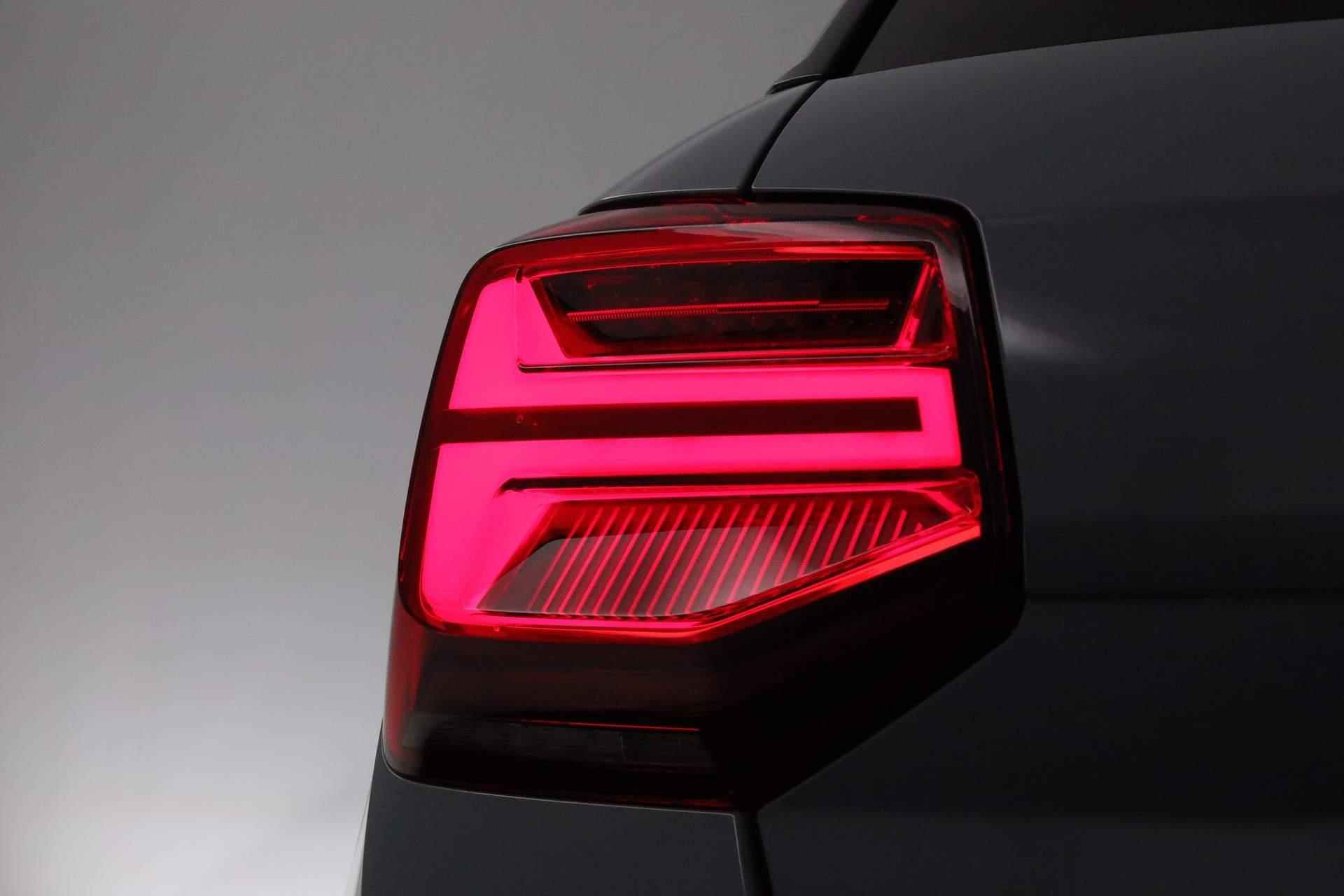 Audi Q2 S Edition 35 TFSI 150 pk | Glazen panoramadak | Assistentiepakket Parking | Comfortsleutel | - 15/41