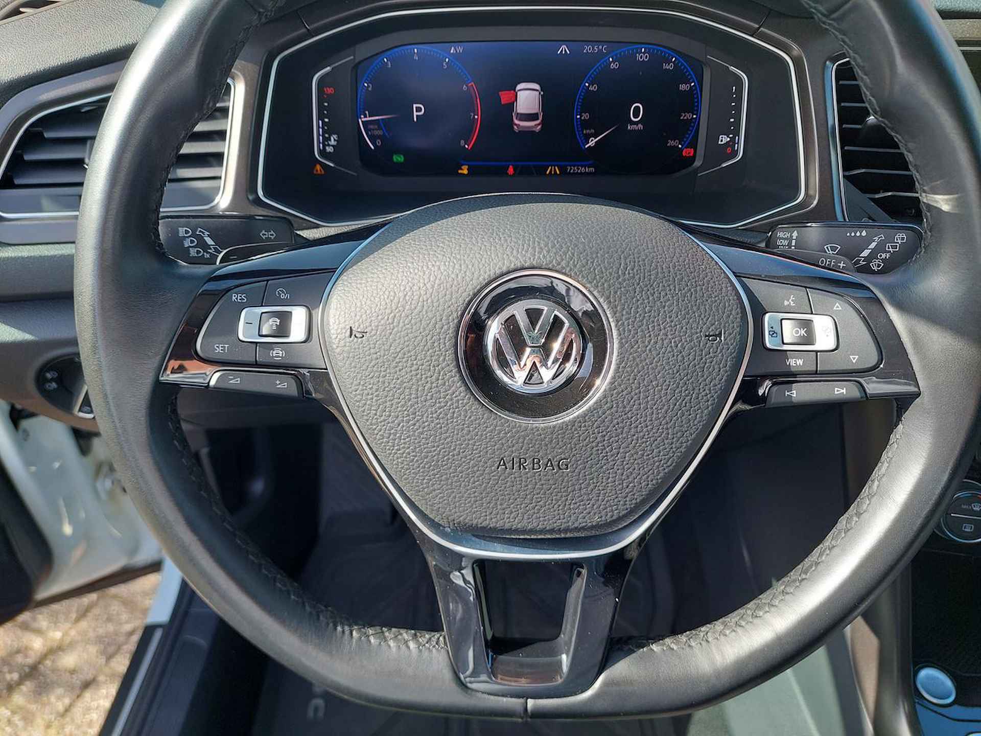 Volkswagen T-Roc 1.5 DSG R-Line Panoramadak Virtual Cockpit - 11/44