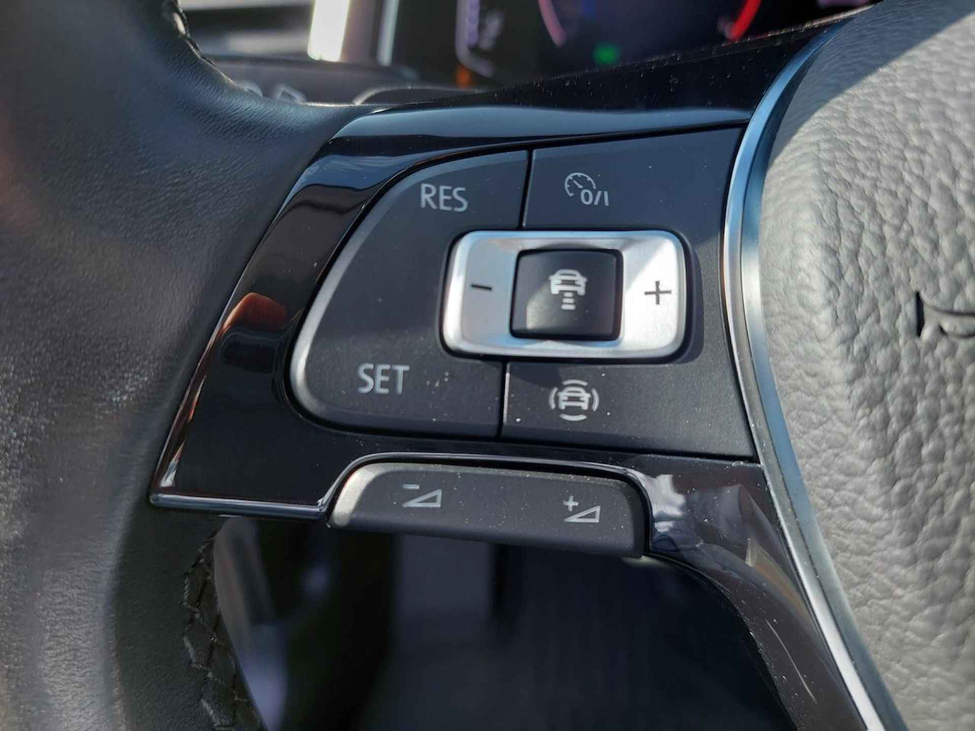 Volkswagen T-Roc 1.5 DSG R-Line Panoramadak Virtual Cockpit - 12/44