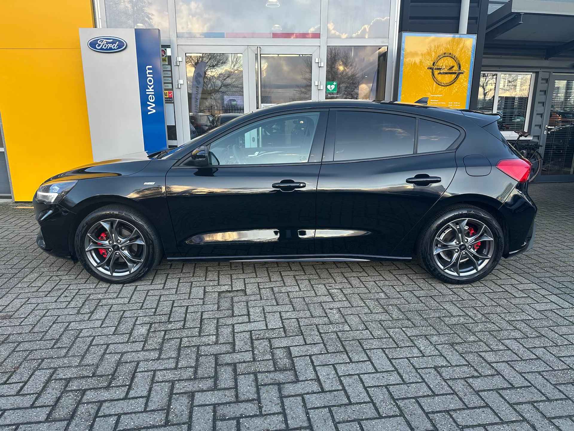 Ford Focus 1.0 Hybrid 155PK ST Line-X | NAVIGATIE| ADAPTIVE CRUISE CONTROL| CAMERA| PARKEERSENSOREN V+A| KEYLESS ENTRY & START - 4/35