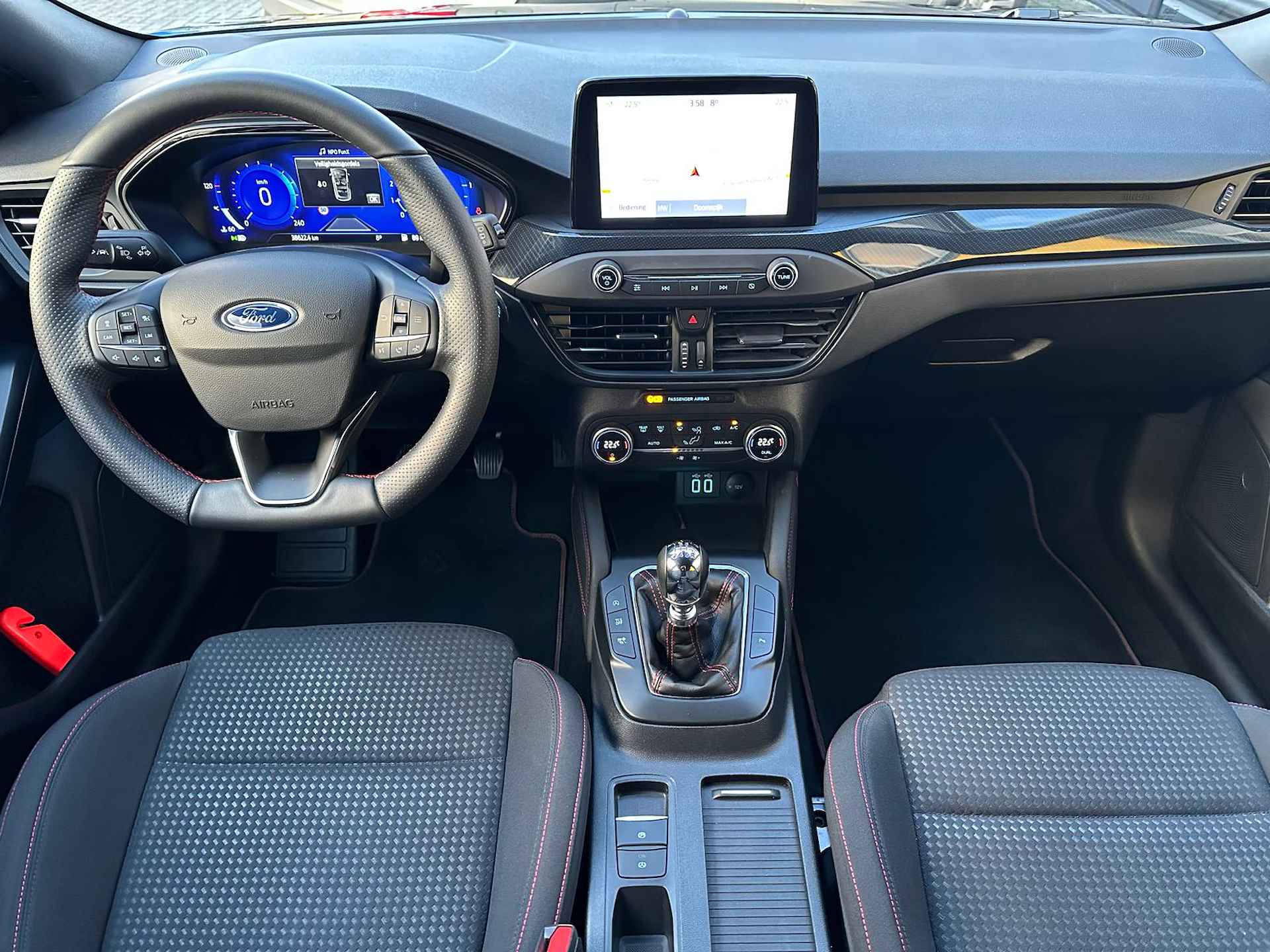 Ford Focus 1.0 Hybrid 155PK ST Line-X | NAVIGATIE| ADAPTIVE CRUISE CONTROL| CAMERA| PARKEERSENSOREN V+A| KEYLESS ENTRY & START - 11/35