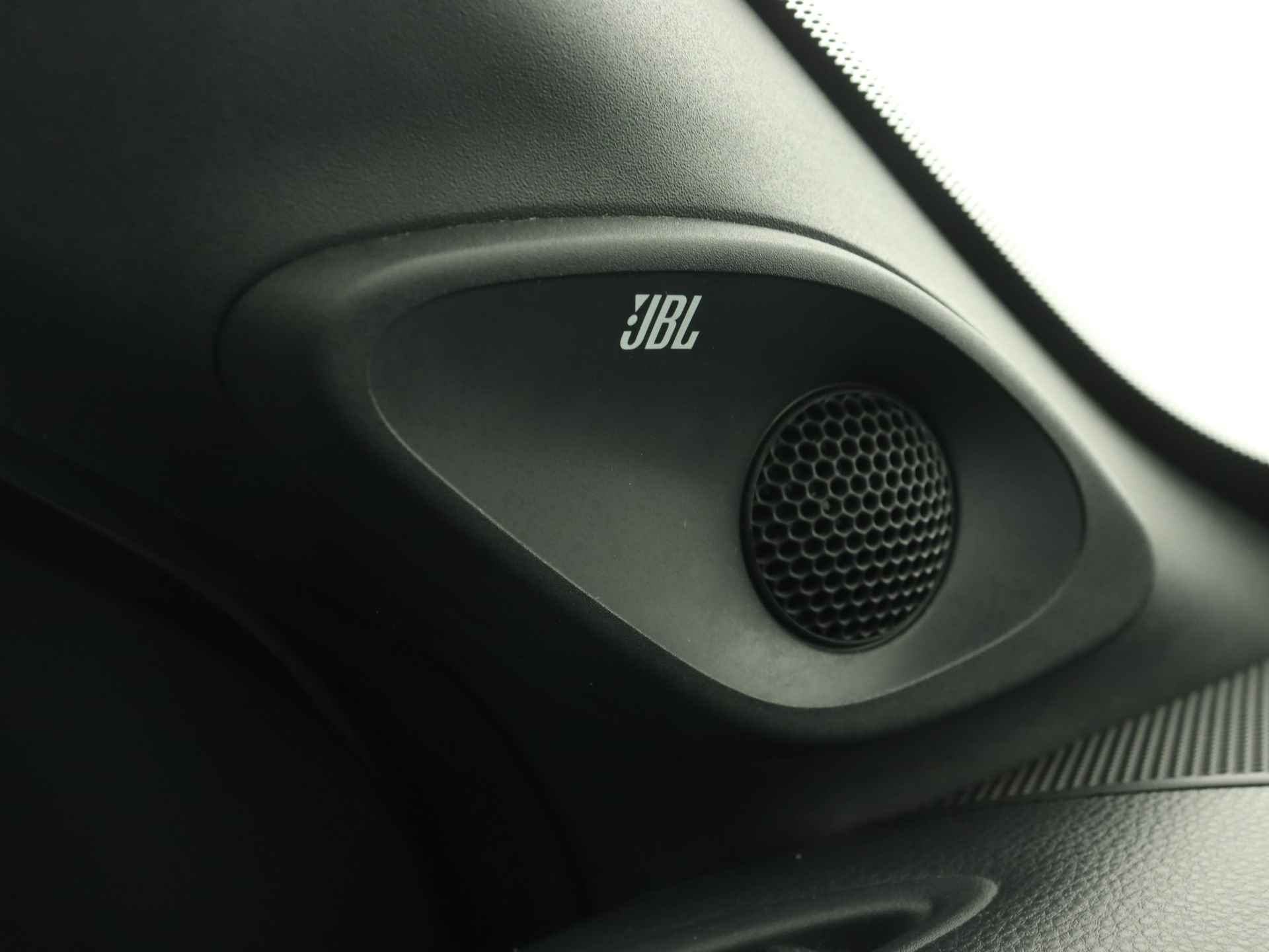 Toyota Aygo X 1.0 VVT-i MT Envy | Draadloze telefoonlader | JBL | Climate Control | - 39/42