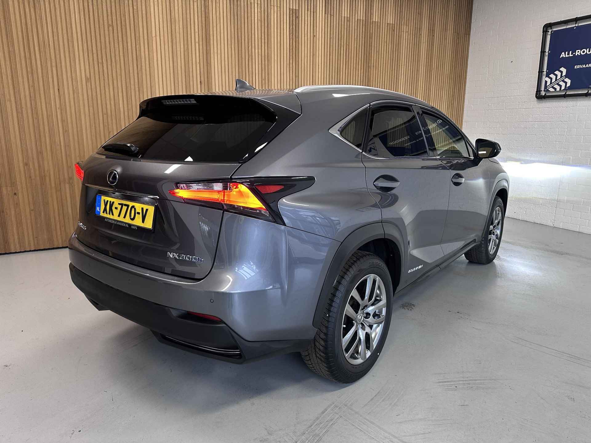 Lexus NX 300h AWD Luxury Line - 20/26