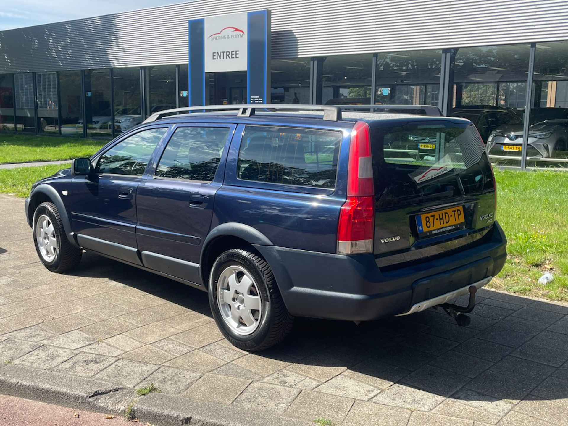 Volvo V70 Cross Country 2.4 T Comfort Line | Trekhaak | Leder - 4/25