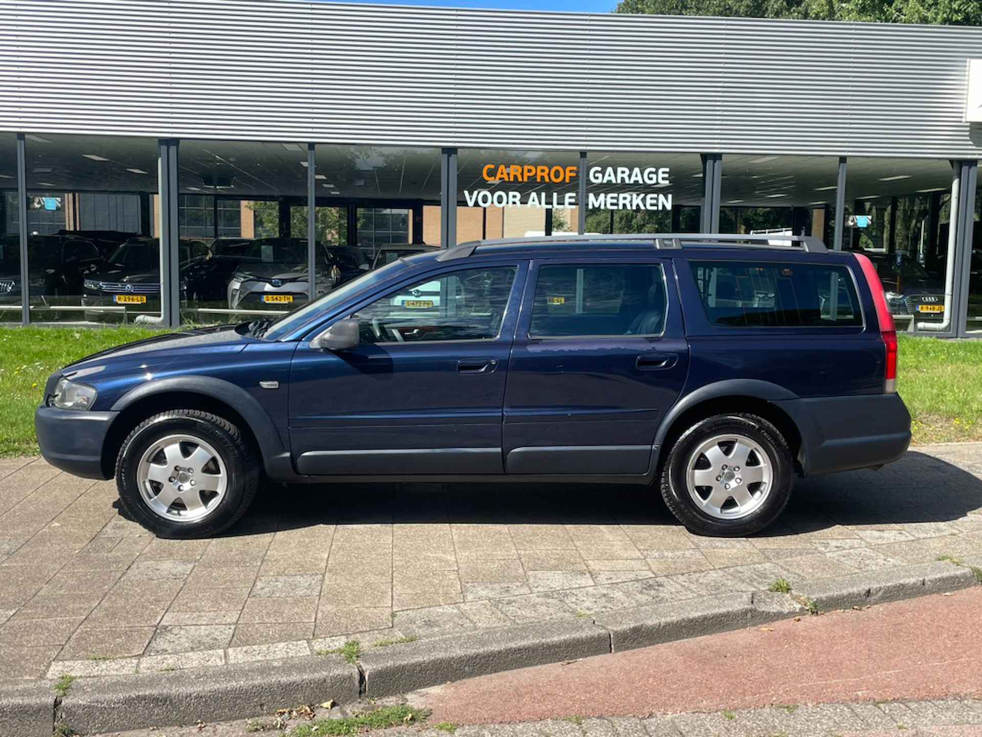 Volvo V70 Cross Country 2.4 T Comfort Line | Trekhaak | Leder - 5/25