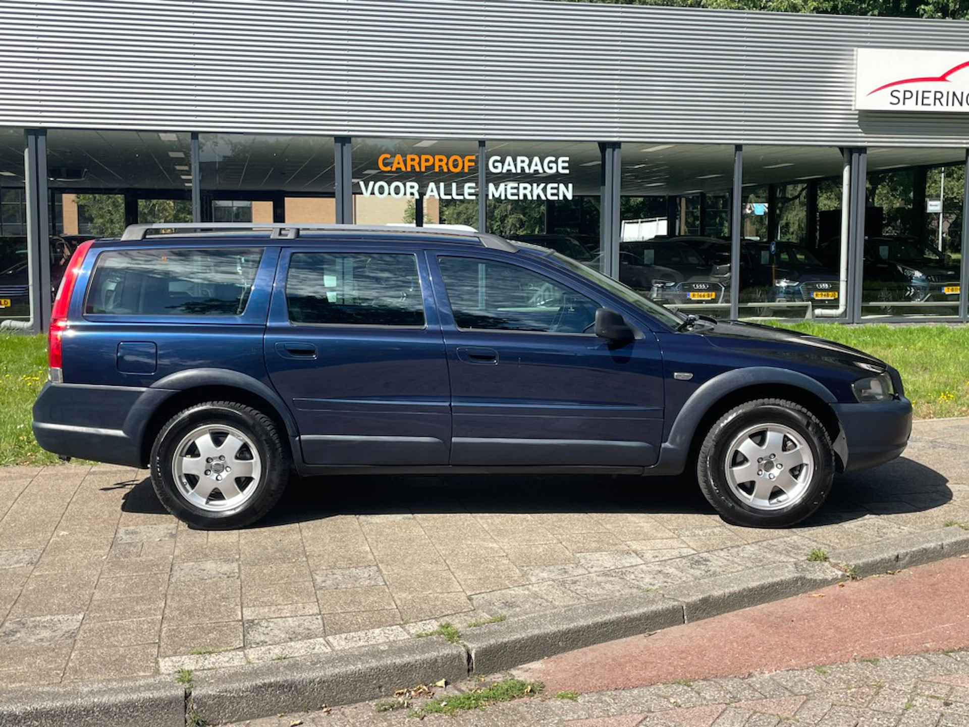 Volvo V70 Cross Country 2.4 T Comfort Line | Trekhaak | Leder - 6/25