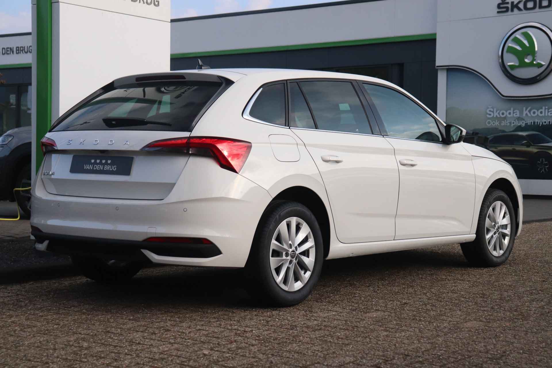 Škoda Scala 1.0 TSI 115pk Business Edition | Stoelverwarming | Draadloze telefoonlader, | Private lease €526 - 7/30