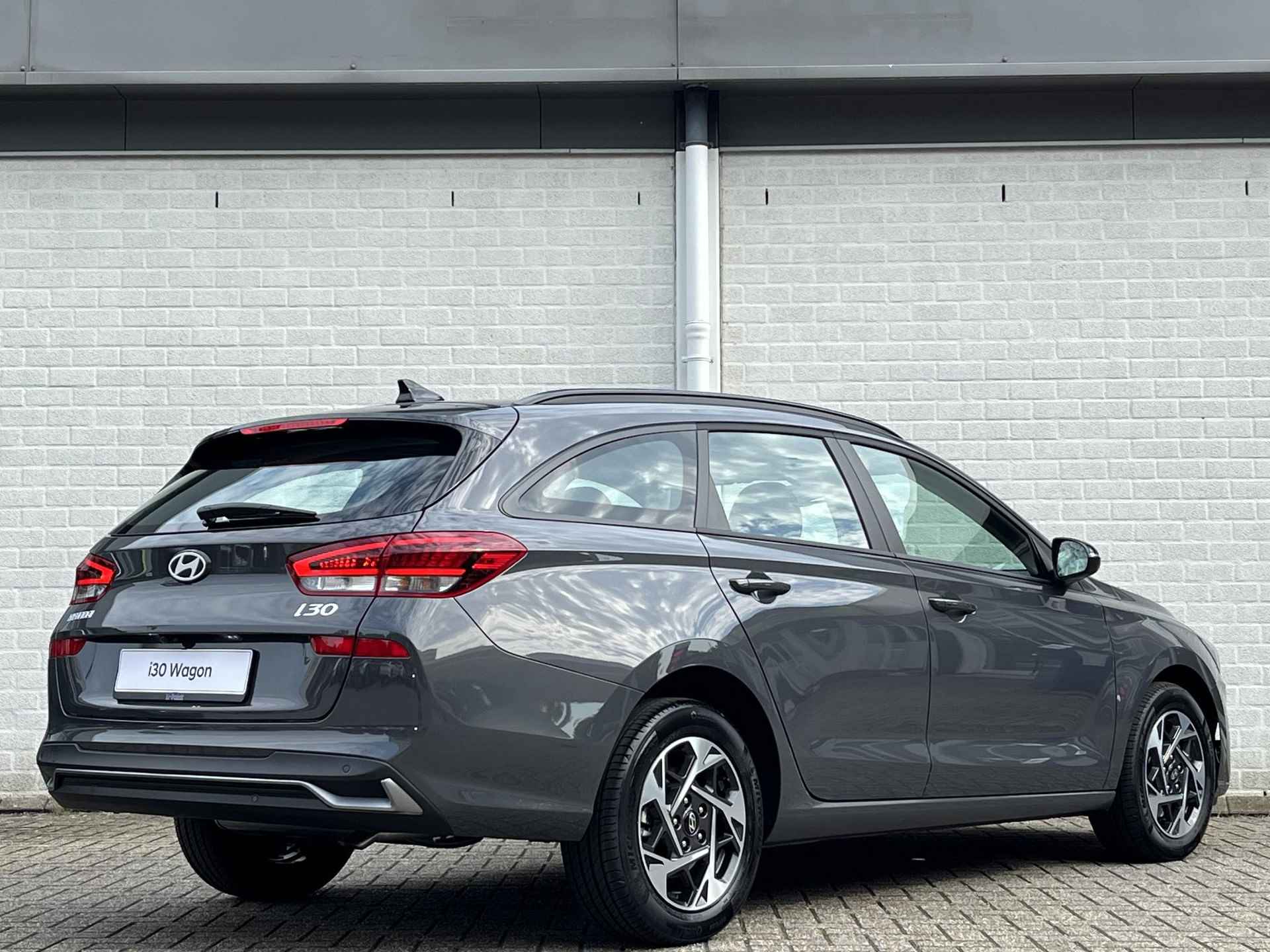 Hyundai i30 Wagon 1.0 T-GDi MHEV Comfort | €3000 KORTING | NIEUW MODEL | APPLE CARPLAY & ANDROID AUTO | CAMERA | SENSOREN | - 9/38