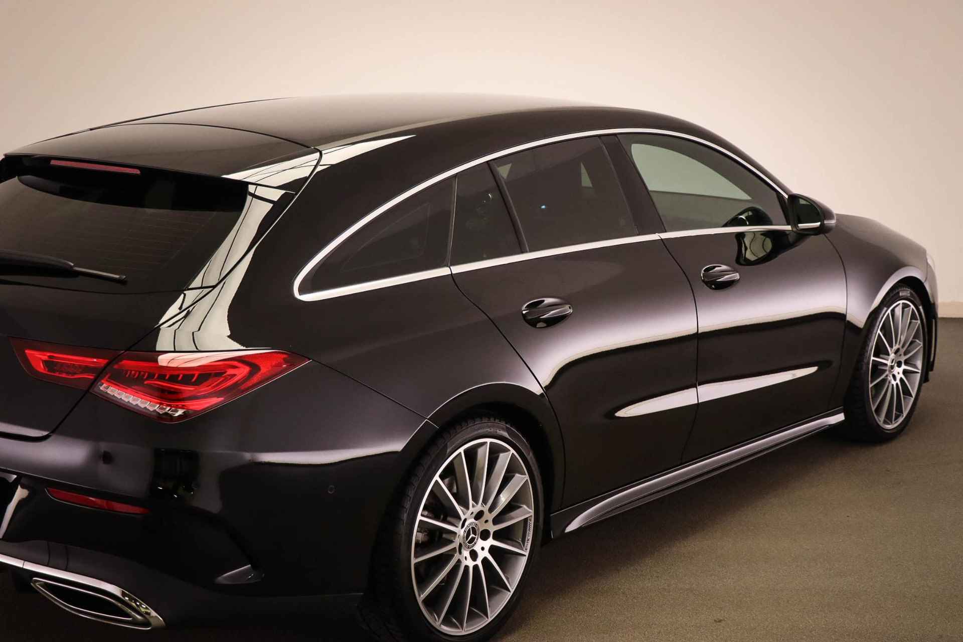 Mercedes-Benz CLA-klasse Shooting Brake 200 Business Solution AMG | WIDESCREEN | APPLE | 19" - 23/60