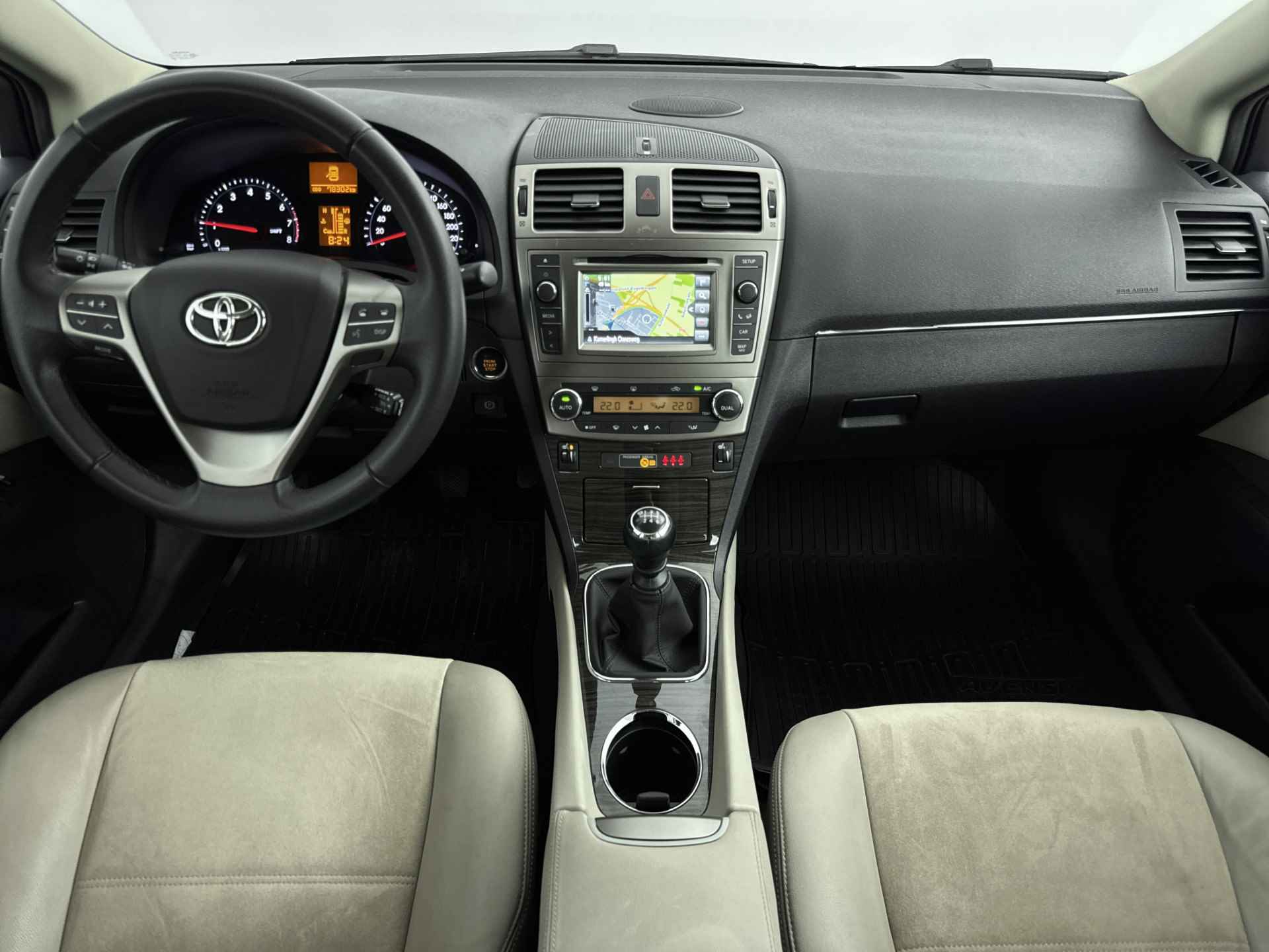 Toyota Avensis 1.8 VVTi Dynamic Business | Navigatie | Voorstoelen Verwarmd | Lichtmetalen Velgen | Metaallak | - 6/39