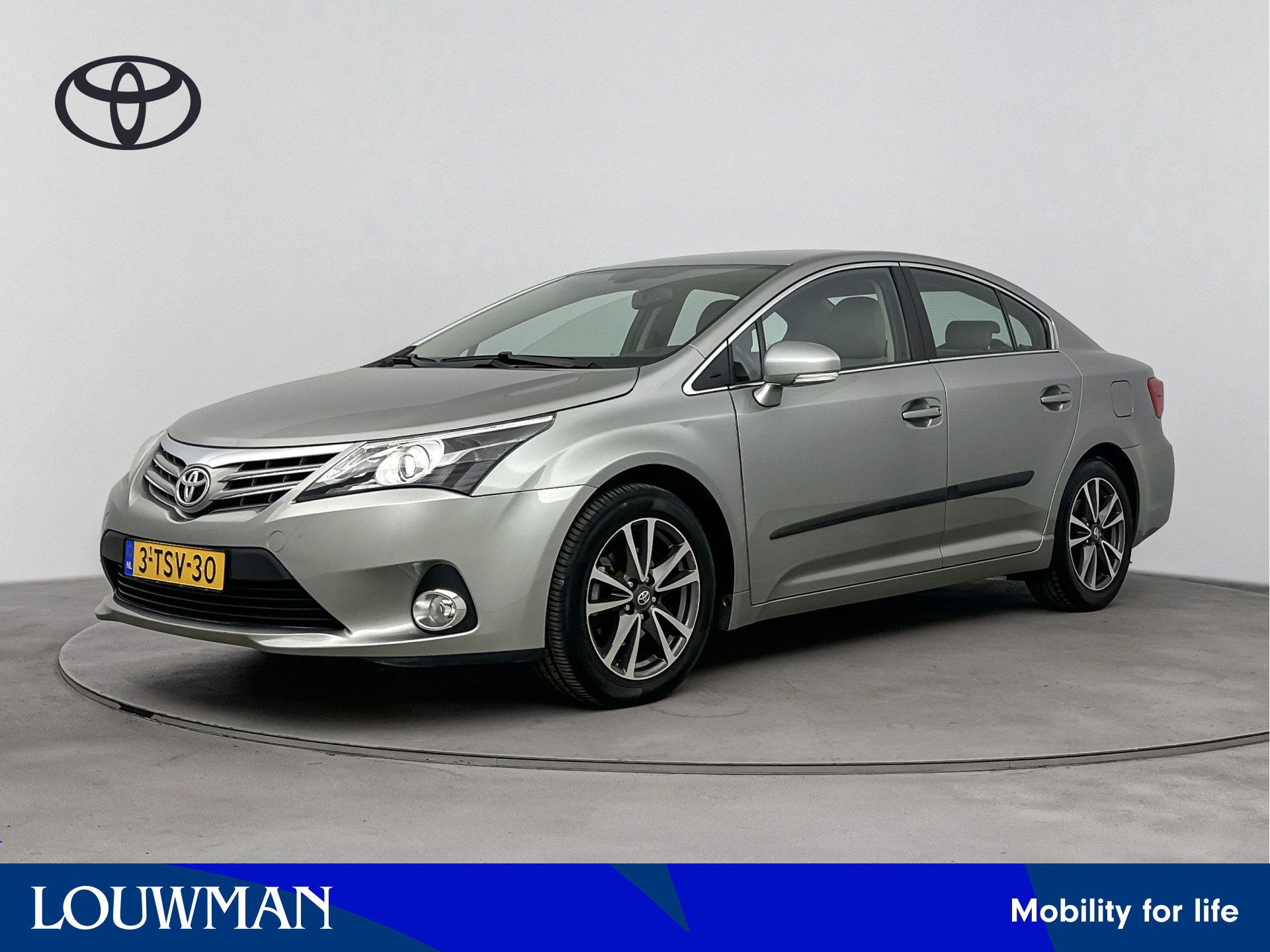 Toyota Avensis 1.8 VVTi Dynamic Business | Navigatie | Voorstoelen Verwarmd | Lichtmetalen Velgen | Metaallak |