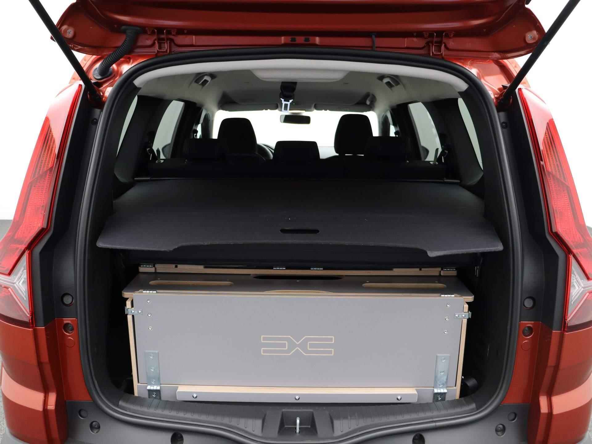 Dacia Jogger TCe 100pk ECO-G Expression 7p. | Pack Assist| Pack Medianav | Sleep pack | Pack Easy | Apple Carplay | Android Auto | - 4/38