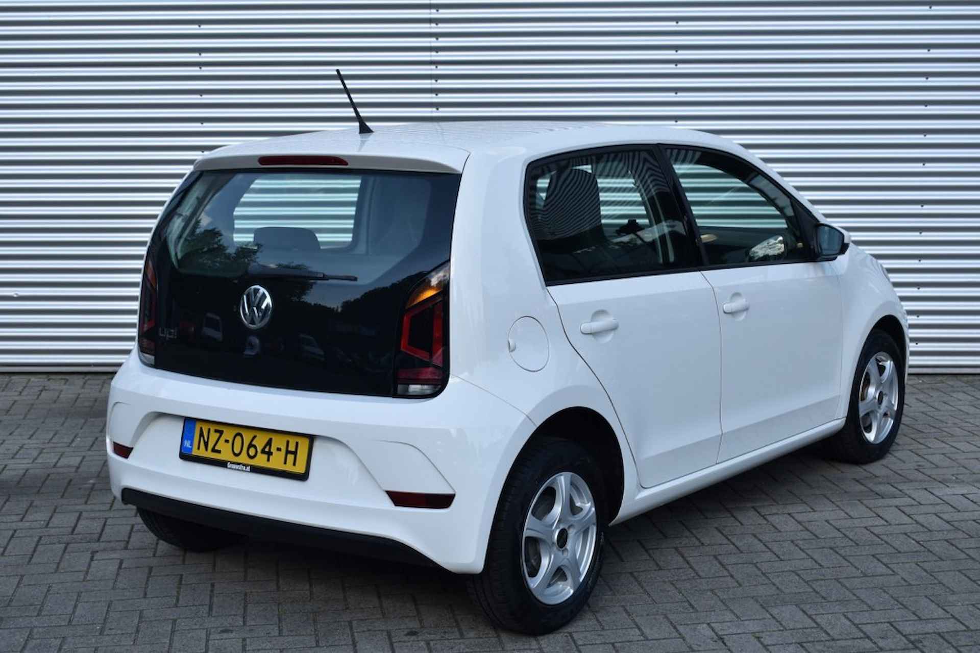 VOLKSWAGEN Up 1.0 5DRS. MOVE UP! / AIRCO / DAB / BLUETOOTH - 3/34