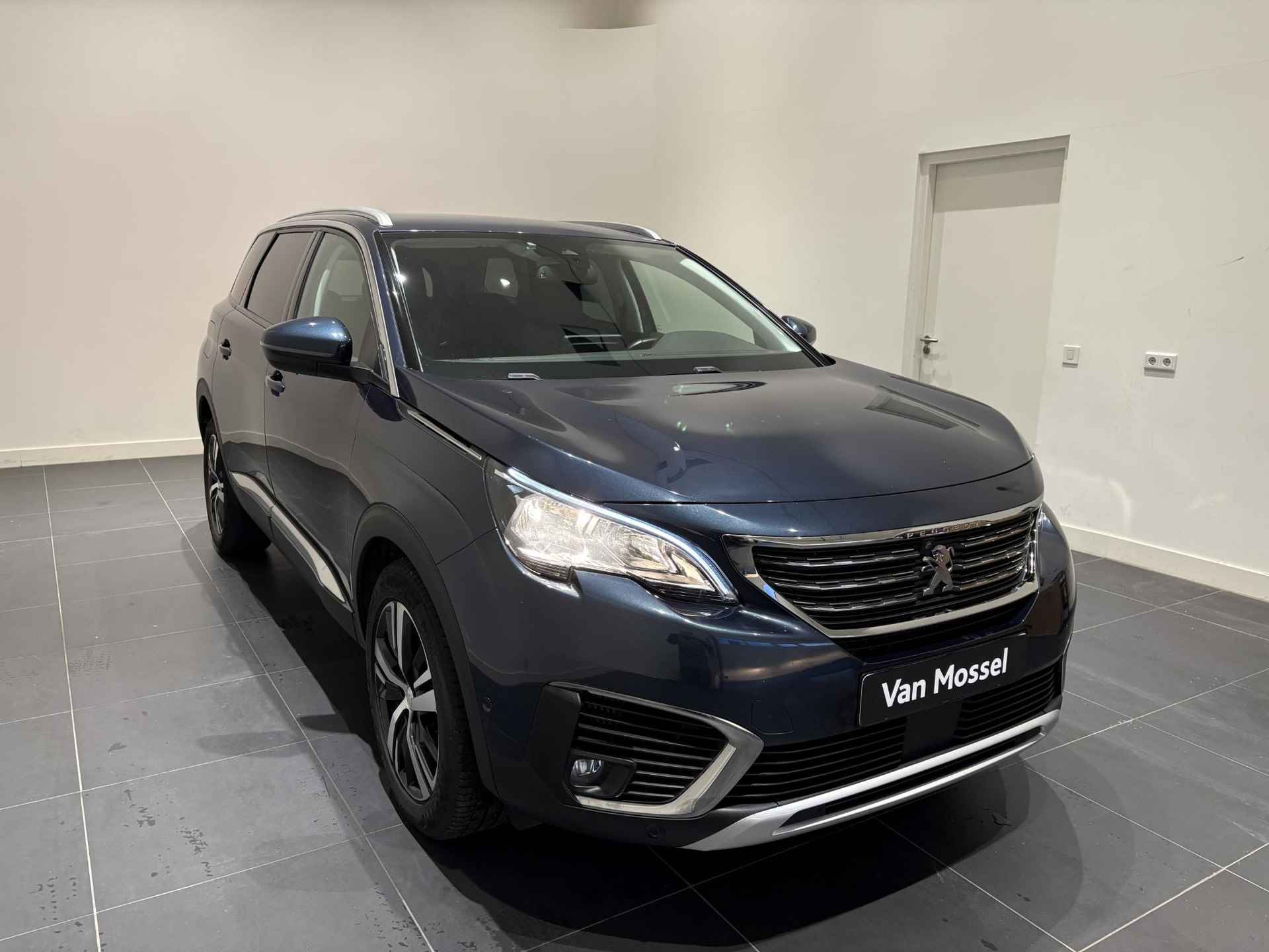 Peugeot 5008 1.2 PureTech Allure | Automaat | Navigatie | Camera | Climate control - 4/28