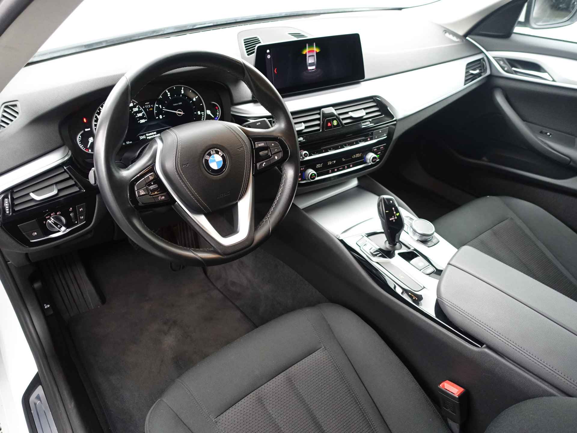 BMW 5 Serie 520d M Sport High Exe Aut- Xenon Led, Park Assist, Navi, Virtual Cockpit, Elek Stoel - 3/41