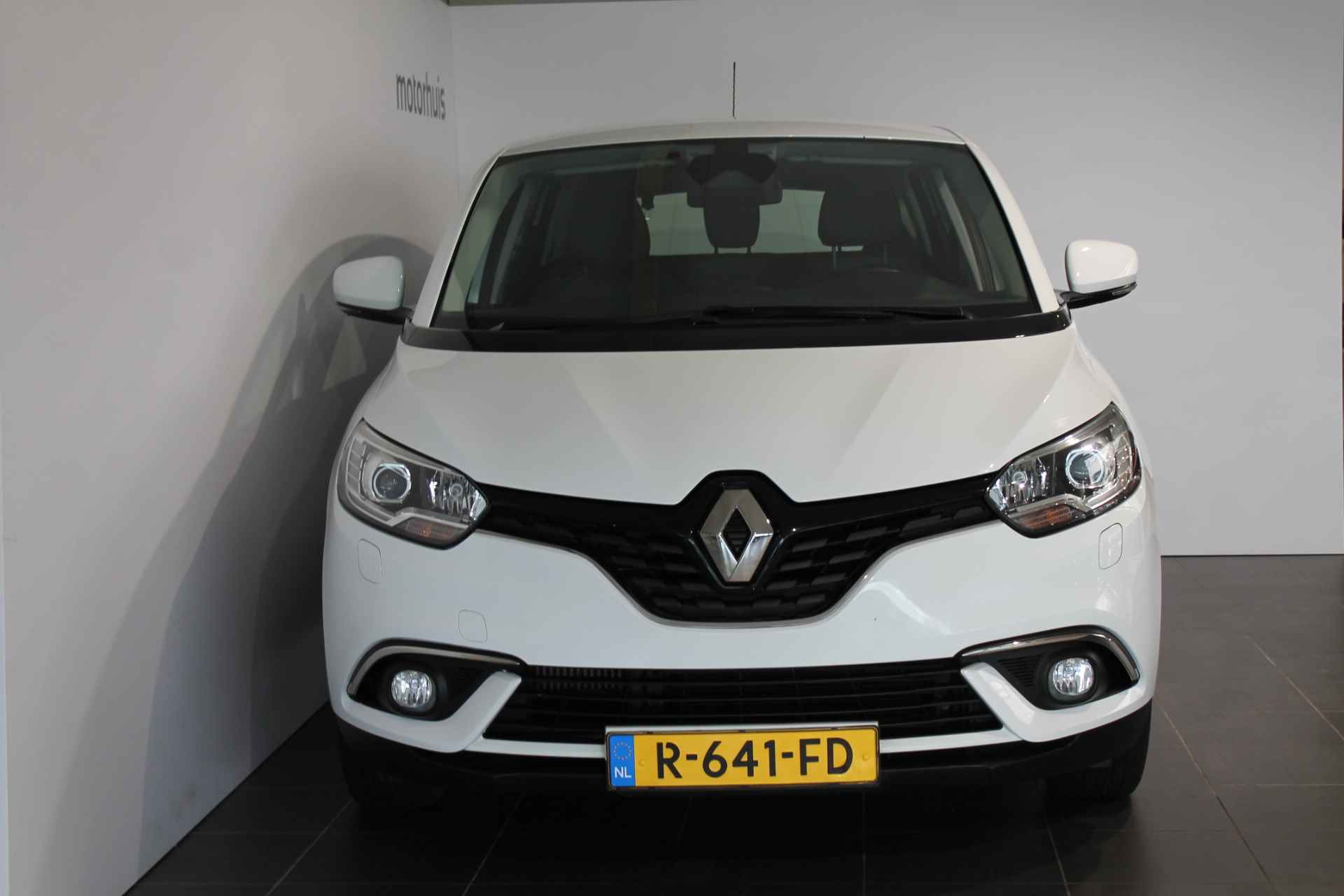 Renault Scenic 1.2 TCE 85KW - 2/30