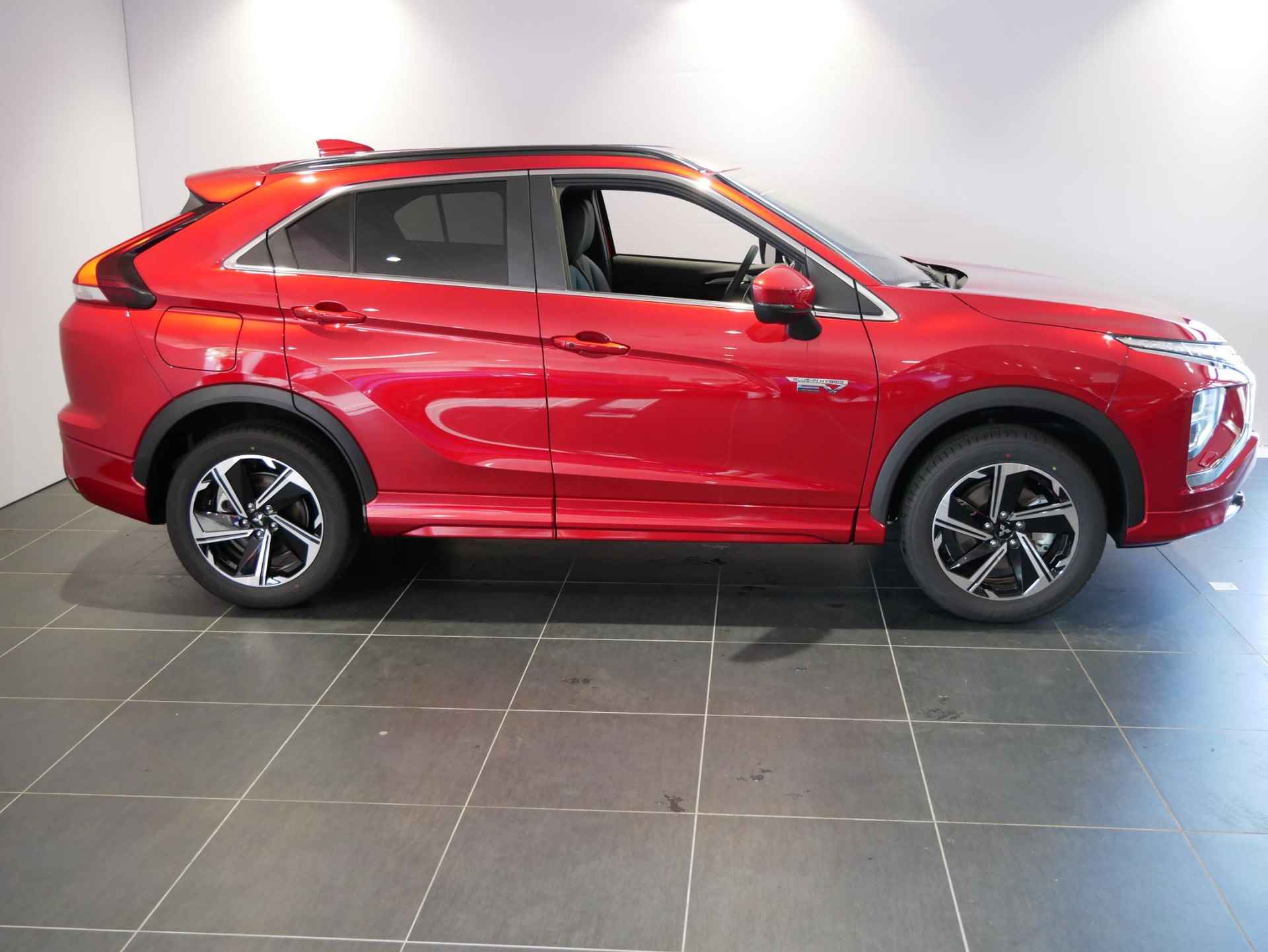 Mitsubishi Eclipse Cross 2.4 PHEV Intense+ uitverkoop € 8500,- Korting nog twee stuks | 8 jaar garantie - 4/50