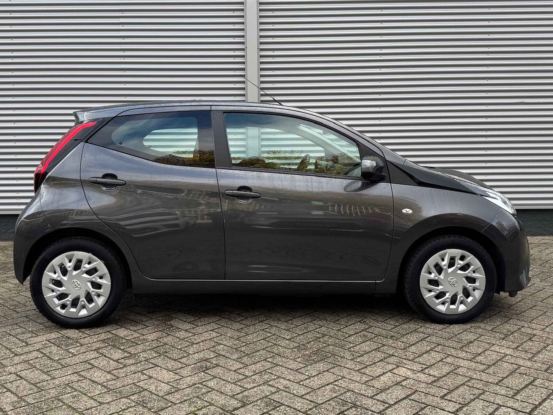 TOYOTA Aygo 1.0 VVT-i 72pk 5D x-play | Airco | Apple Carplay/Android Auto | - 6/41