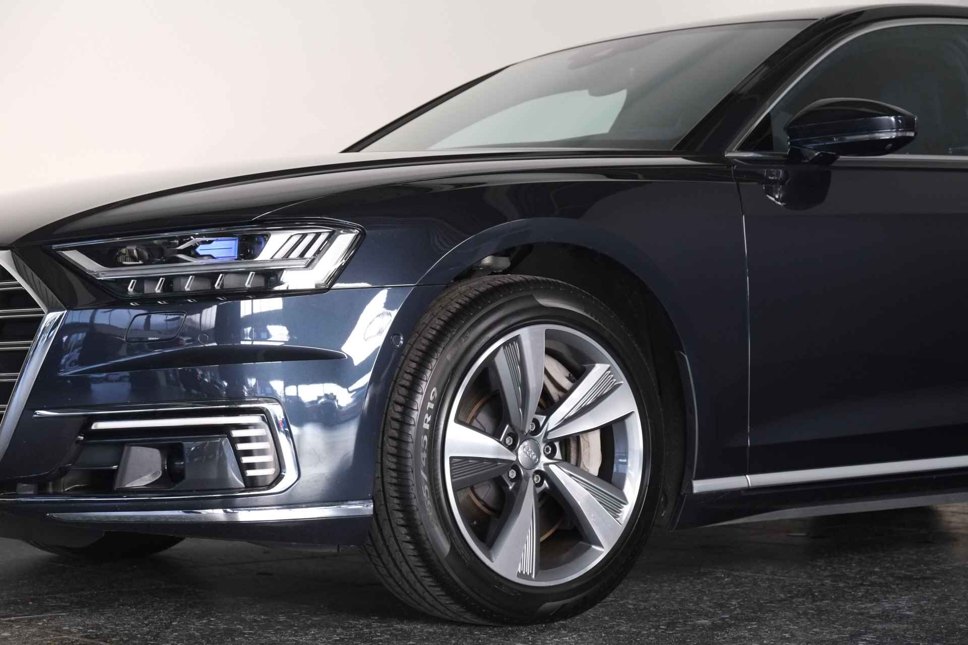 Audi A8 60 TFSI e quattro Lang / Luchtvering / ACC / Draadloos Carplay - 49/50