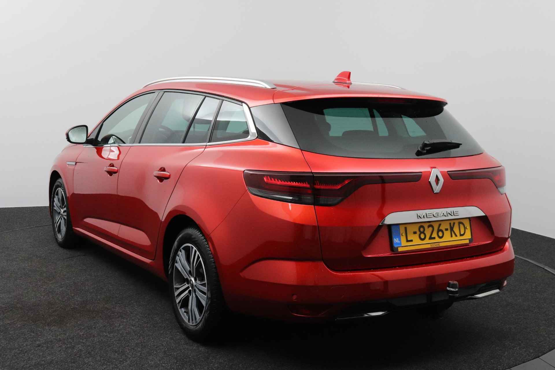 Renault Mégane Estate 1.3 TCe 140 EDC Intens | CAMERA | NAVI 9,3"| HEAD UP | BOSE AUDIO | TREKHAAK | - 45/48