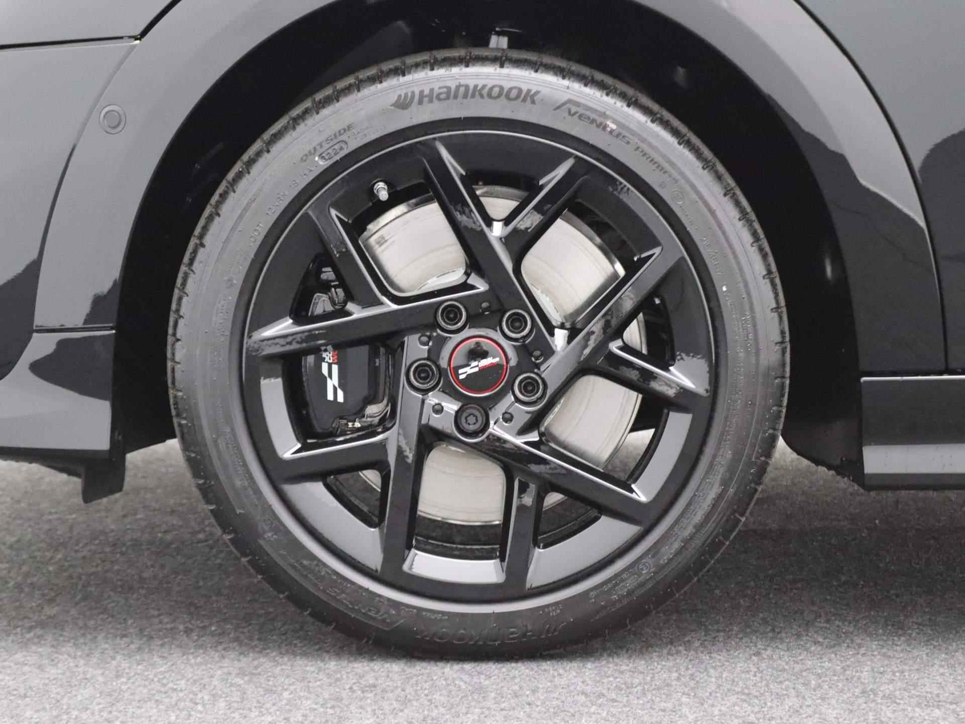 MINI 5-deurs C John Cooper Works Trim + Package M | Maximaal MINI - 10/49