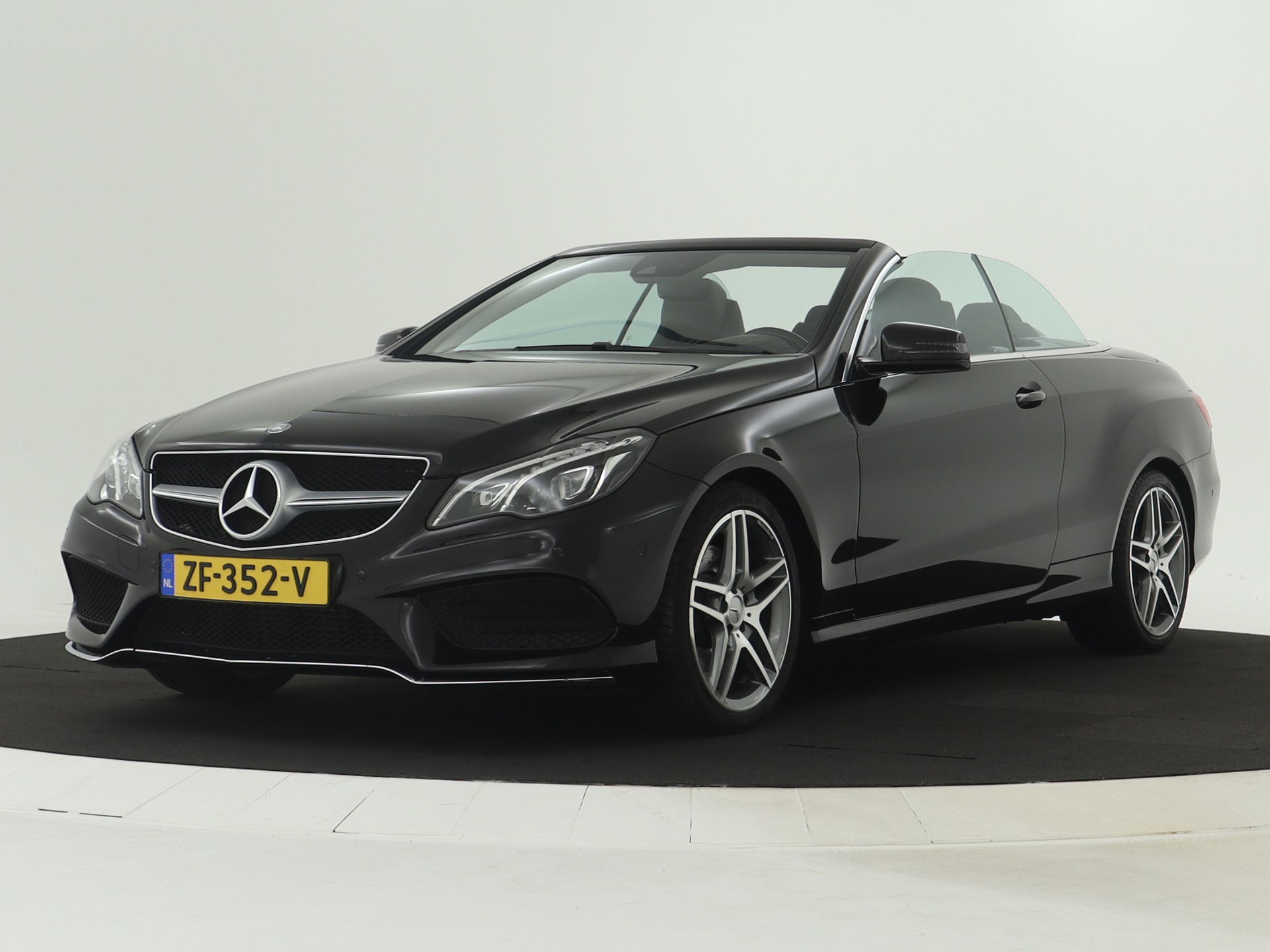 Mercedes-Benz E-Klasse Cabrio 200 Edition Sport Limited | 5 spaaks AMG LM velgen | Navigatie | Parking support | Louwman Basis Pakket