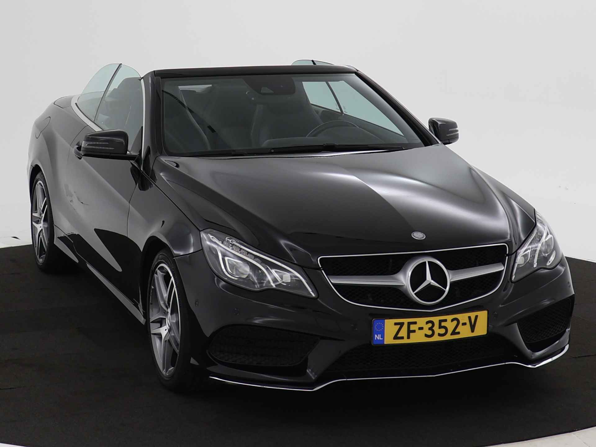 Mercedes-Benz E-Klasse Cabrio 200 Edition Sport Limited | 5 spaaks AMG LM velgen | Navigatie | Parking support | Louwman Basis Pakket - 23/44